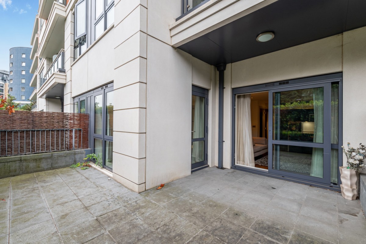 Doulton House, Chelsea Creek