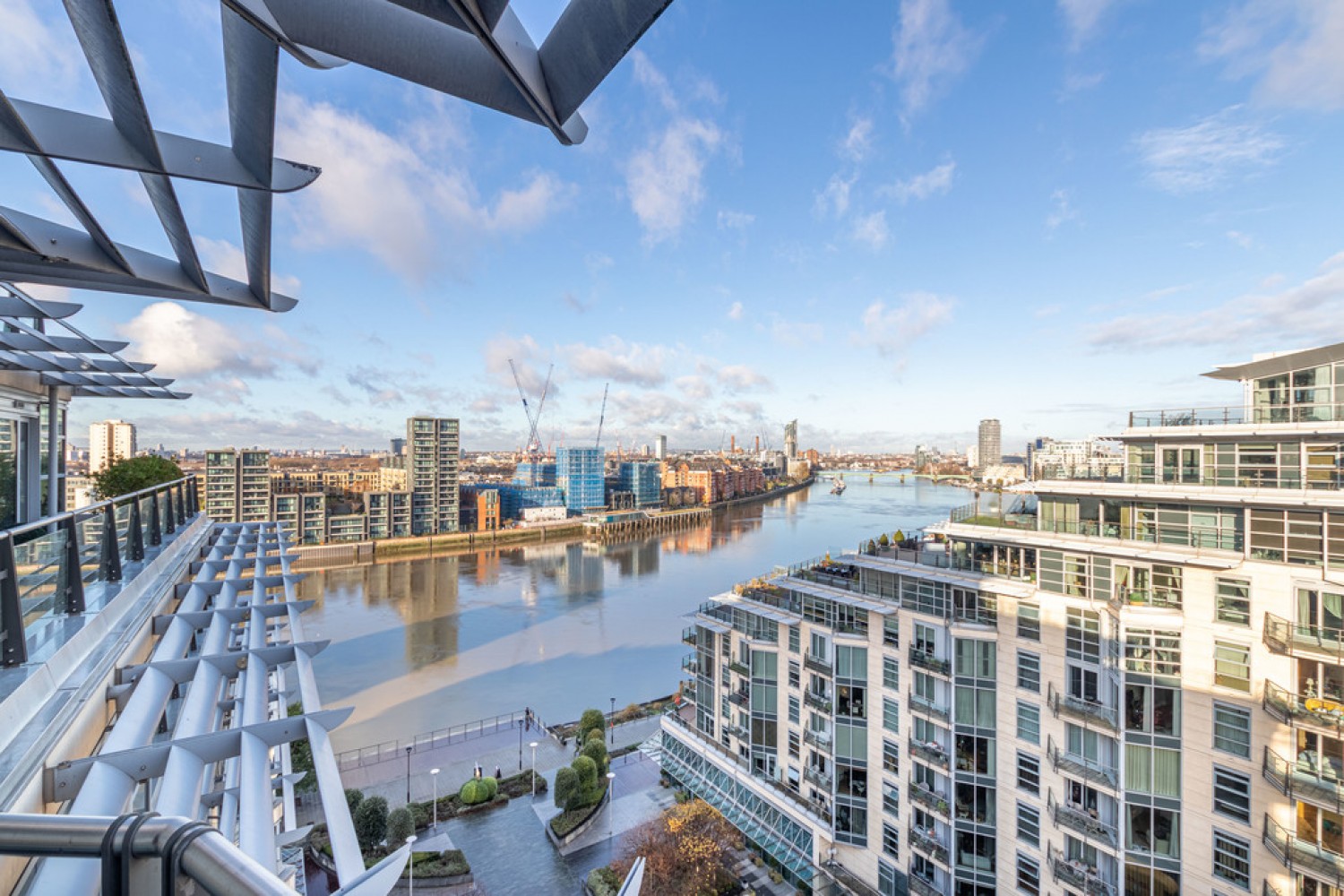 2 bedroom Flat for Letting Commodore House, Battersea Reach