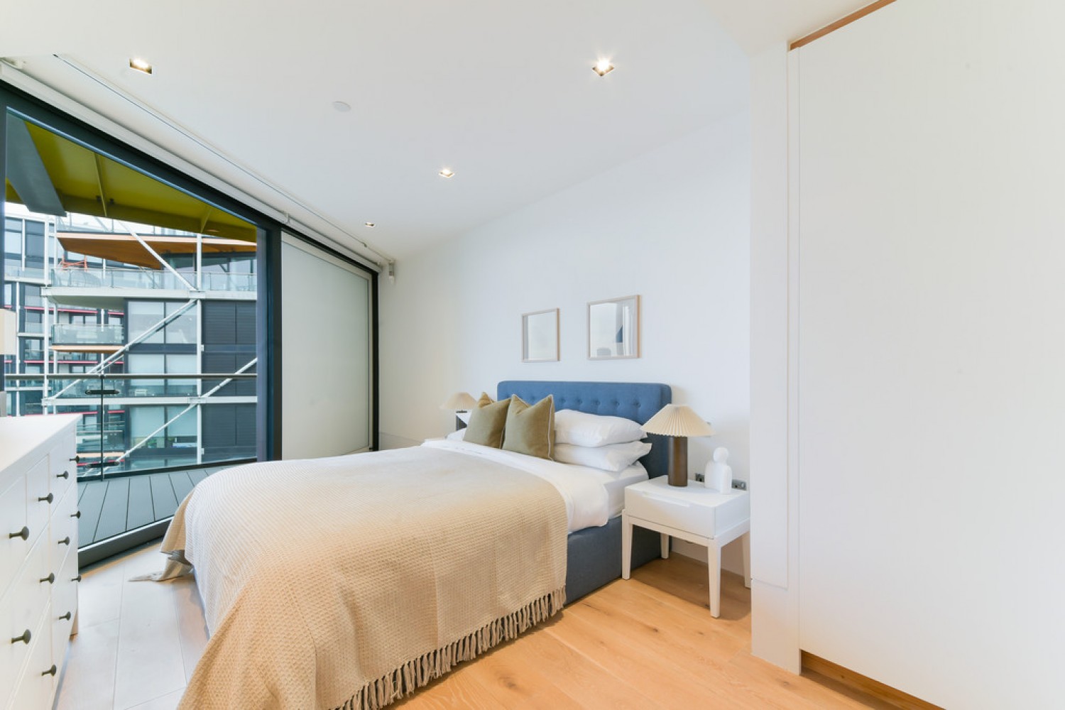 3 bedroom Flat for Letting Riverlight Three, Riverlight Quay