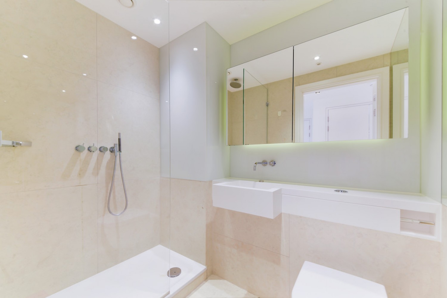 3 bedroom Flat for Letting Riverlight Three, Riverlight Quay