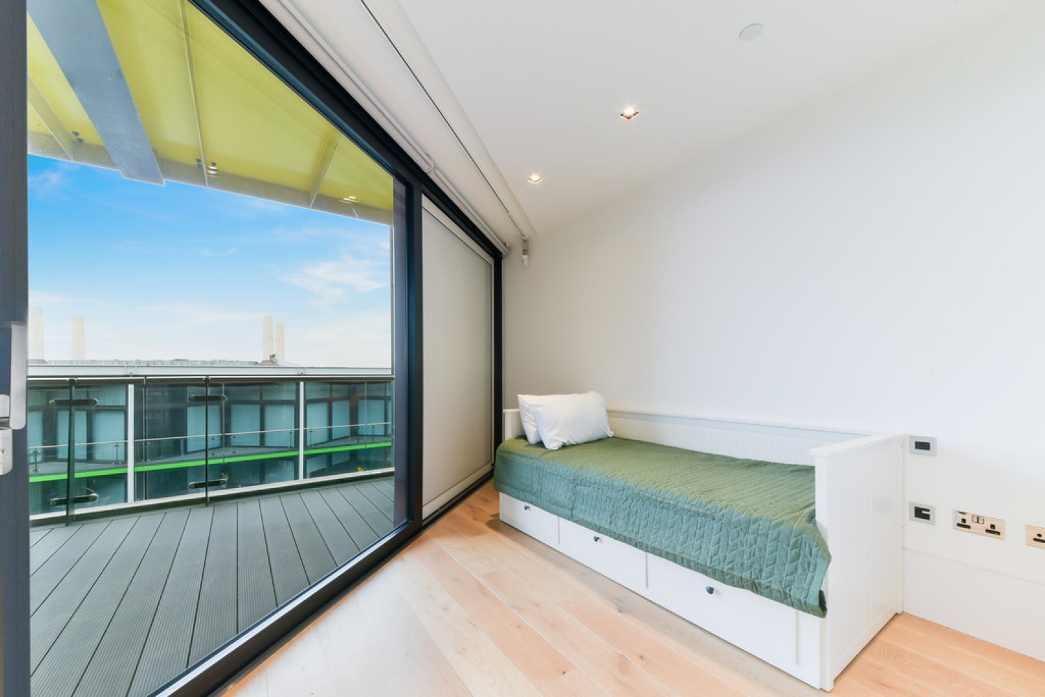 3 bedroom Flat for Letting Riverlight Three, Riverlight Quay