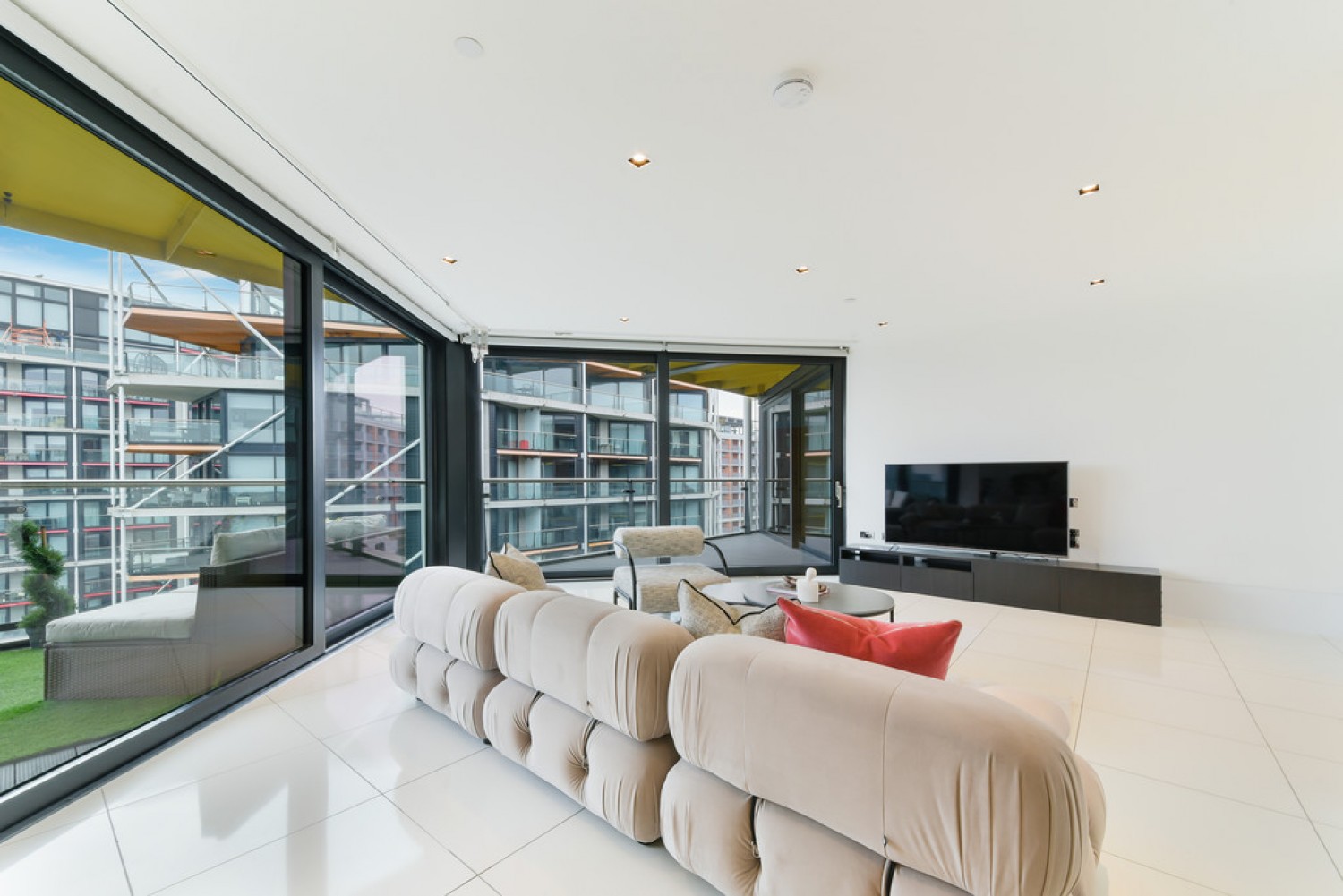 3 bedroom Flat for Letting Riverlight Three, Riverlight Quay