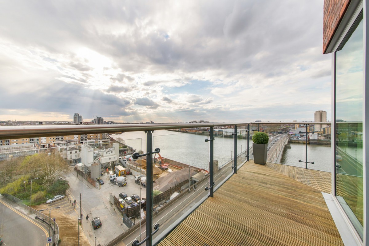 Spinnaker House, Battersea Reach