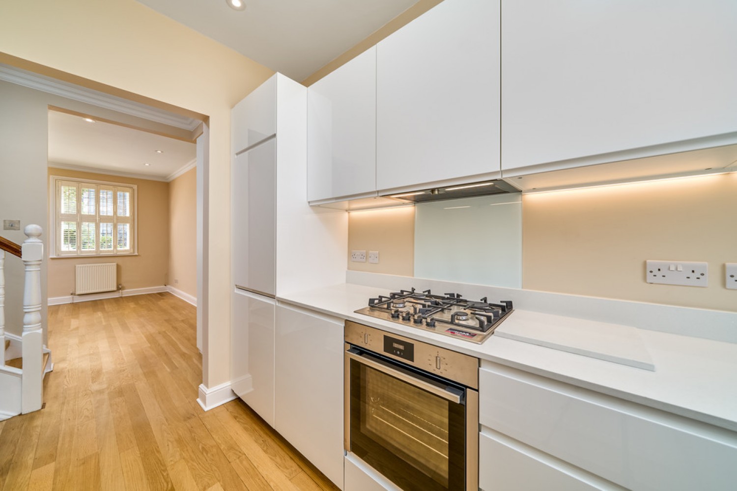 3 bedroom Flat for Letting Lots Village, Chelsea