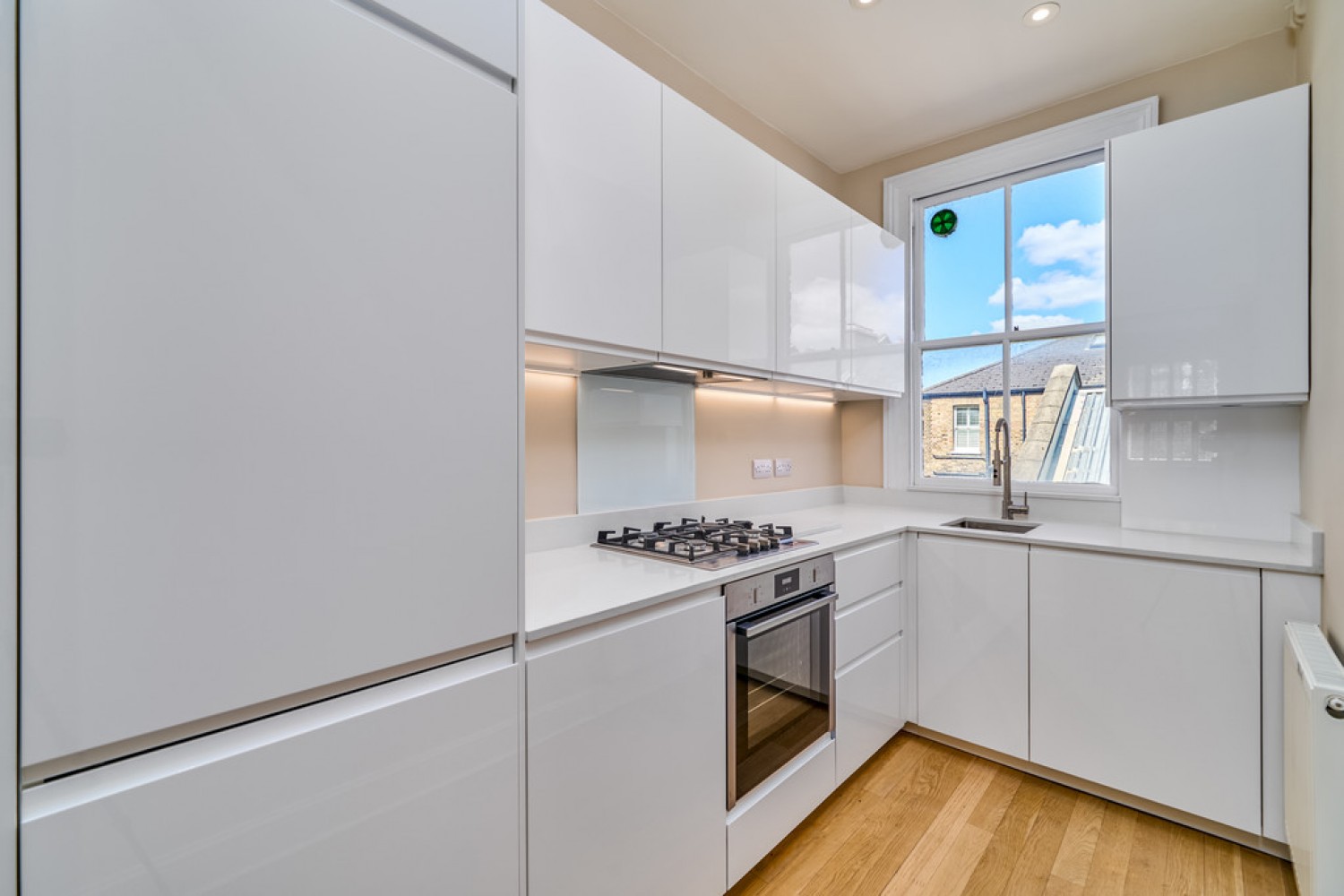 3 bedroom Flat for Letting Lots Village, Chelsea