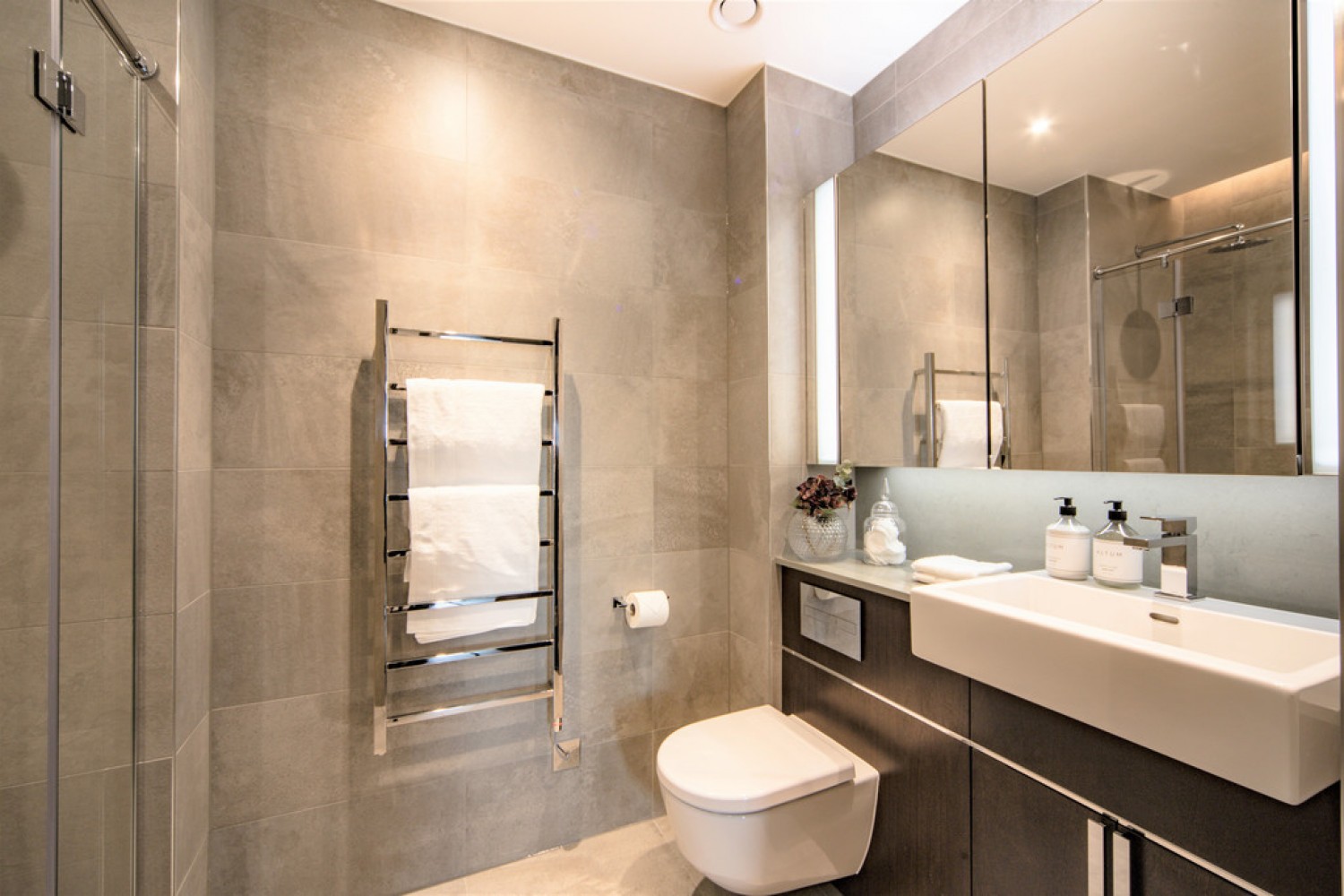 2 bedroom Flat for Letting Thornes House, 4 Charles Clowes Walk