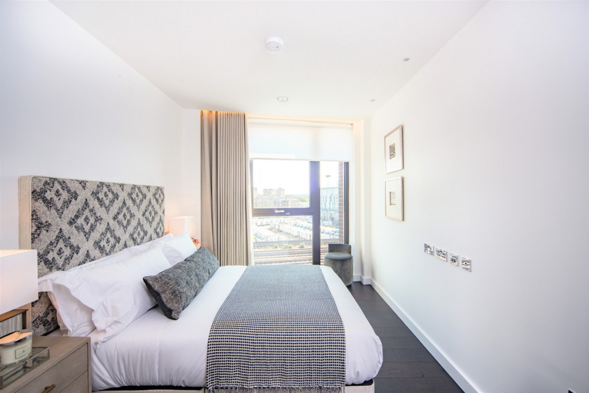 Thornes House, 4 Charles Clowes Walk