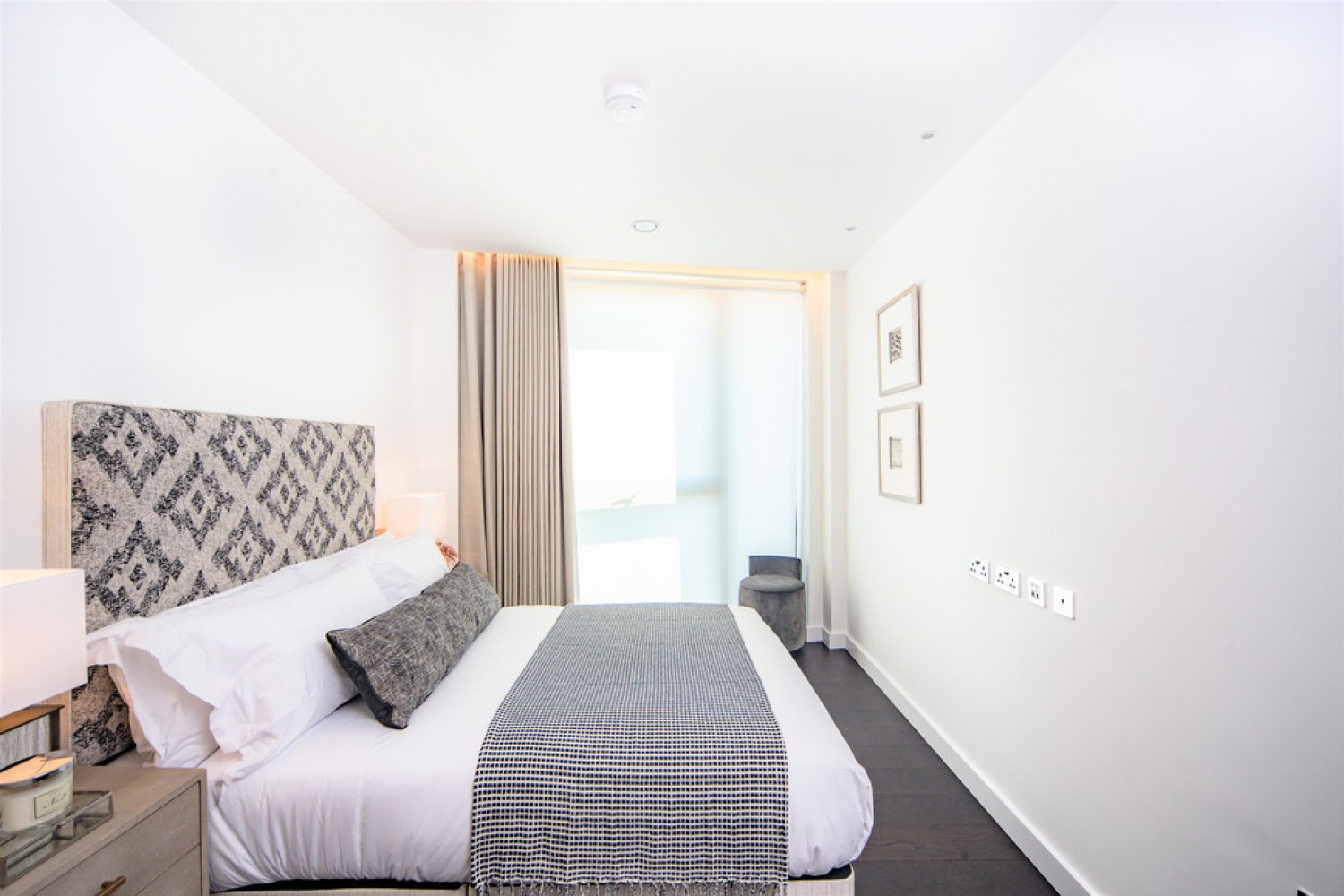 2 bedroom Flat for Letting Thornes House, 4 Charles Clowes Walk