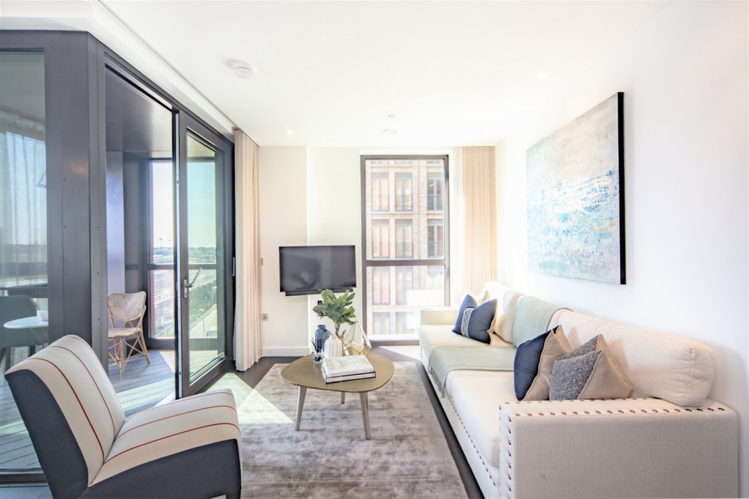 2 bedroom Flat for Letting Thornes House, 4 Charles Clowes Walk