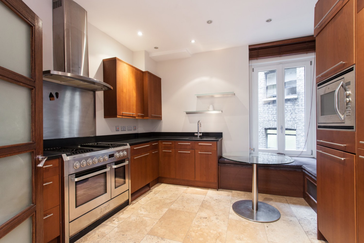 2 bedroom Flat for Letting Old Brompton Road, Knightsbridge