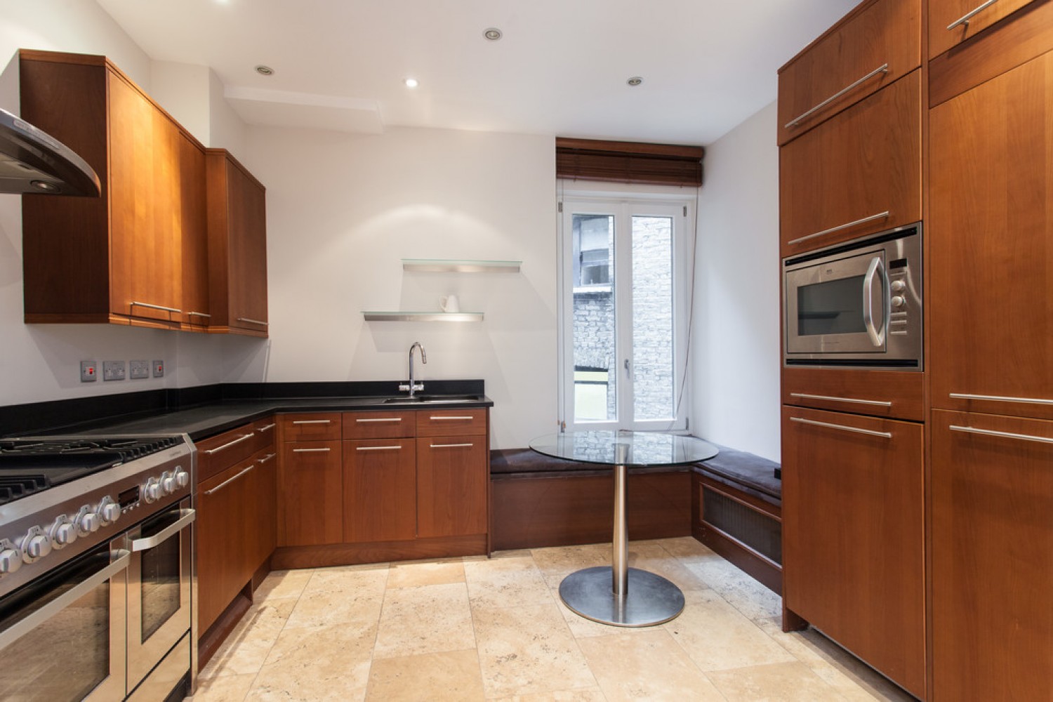 2 bedroom Flat for Letting Old Brompton Road, Knightsbridge