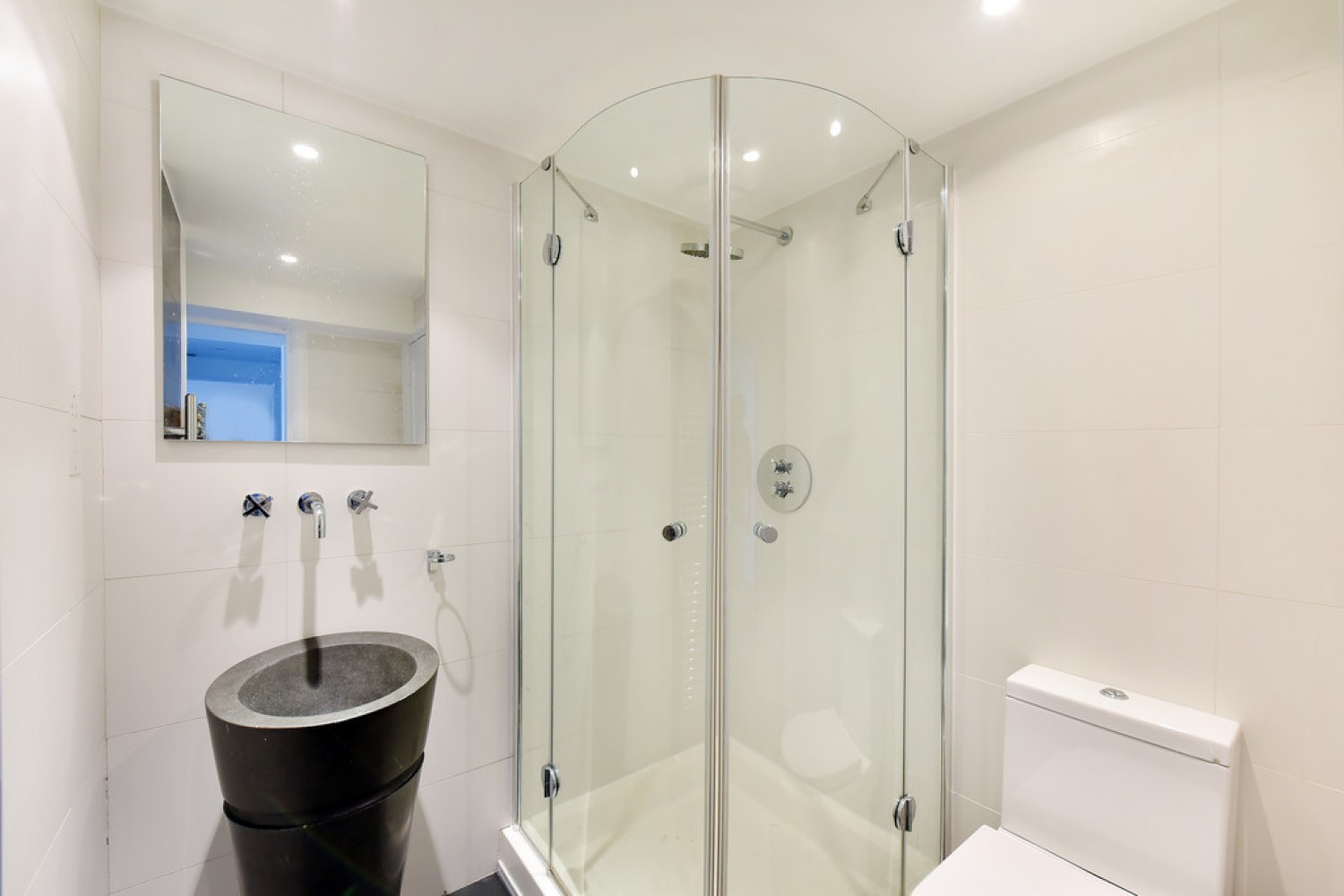 3 bedroom Flat in Chester Street, Belgravia