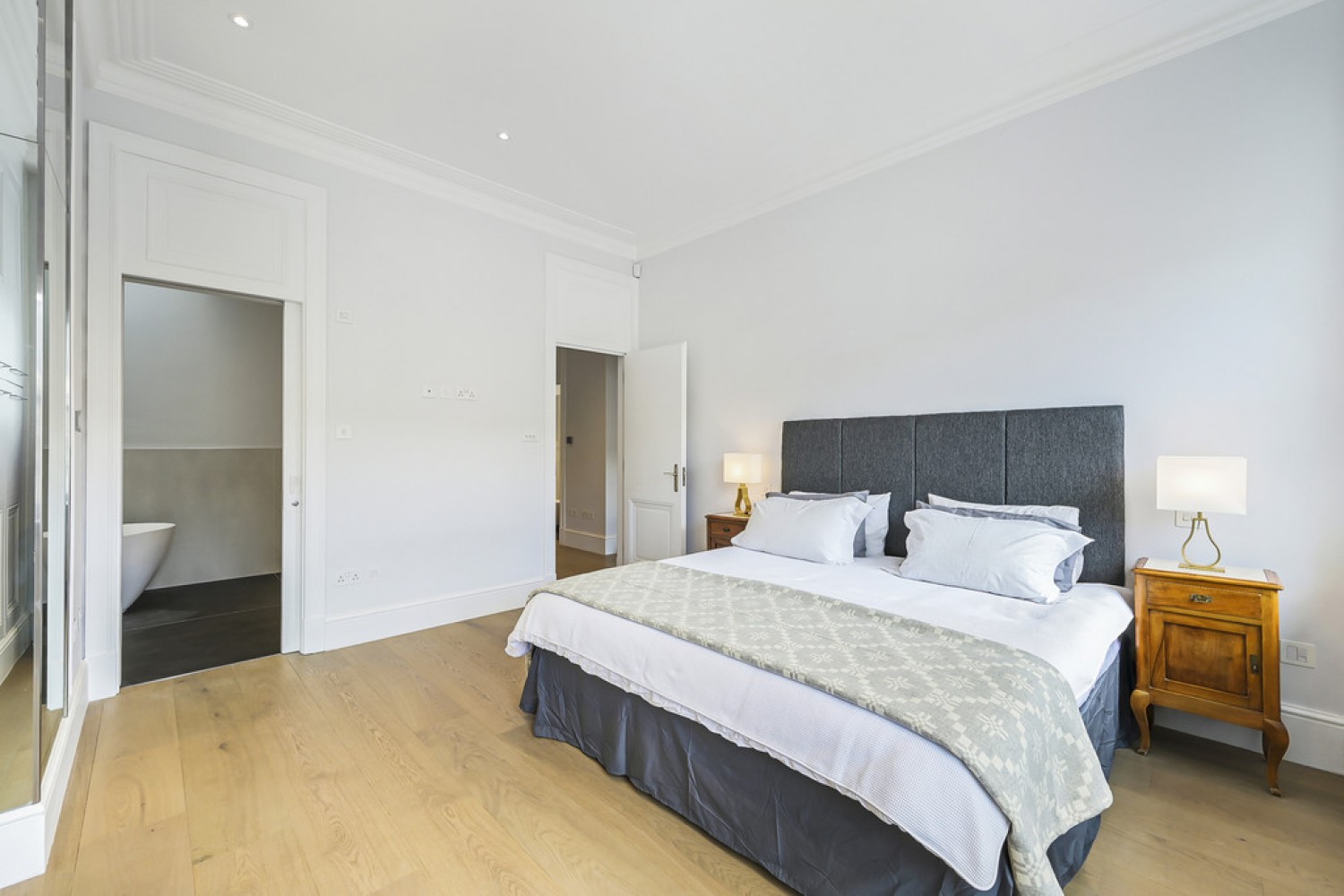 4 bedroom Flat for Letting De Vere Gardens, Kensington