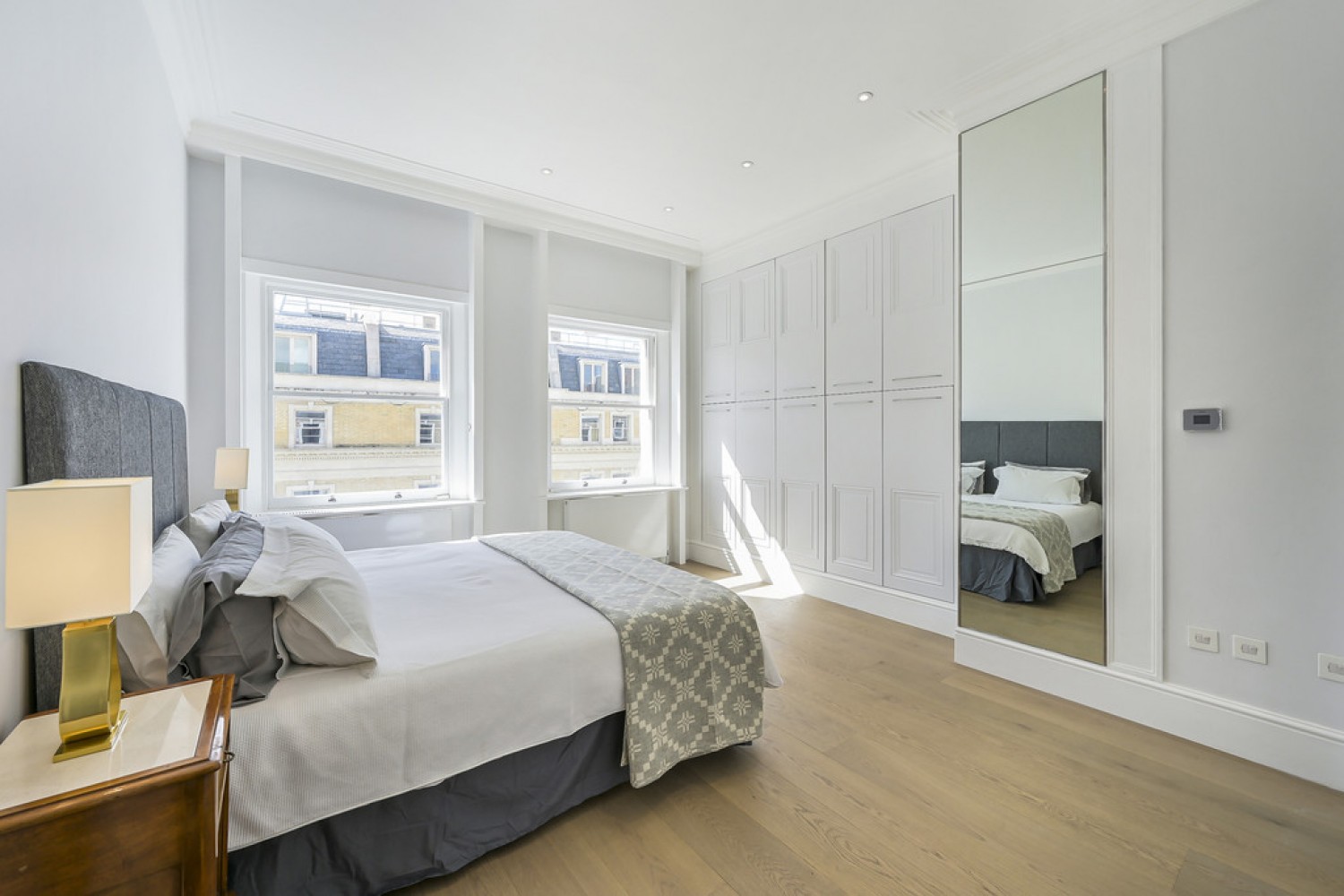 4 bedroom Flat for Letting De Vere Gardens, Kensington