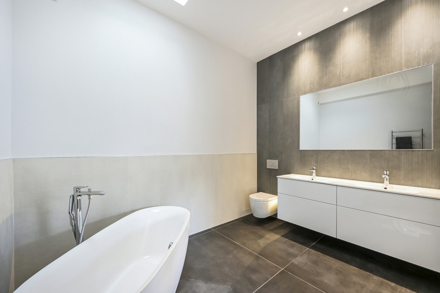 4 bedroom Flat for Letting De Vere Gardens, Kensington