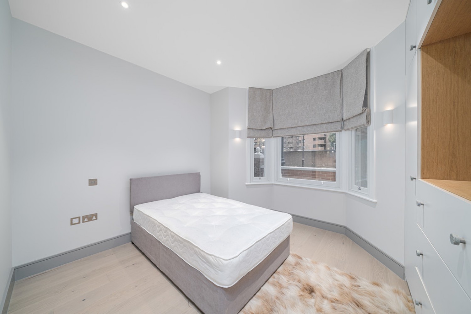 3 bedroom Flat for Letting Lots Road, Chelsea