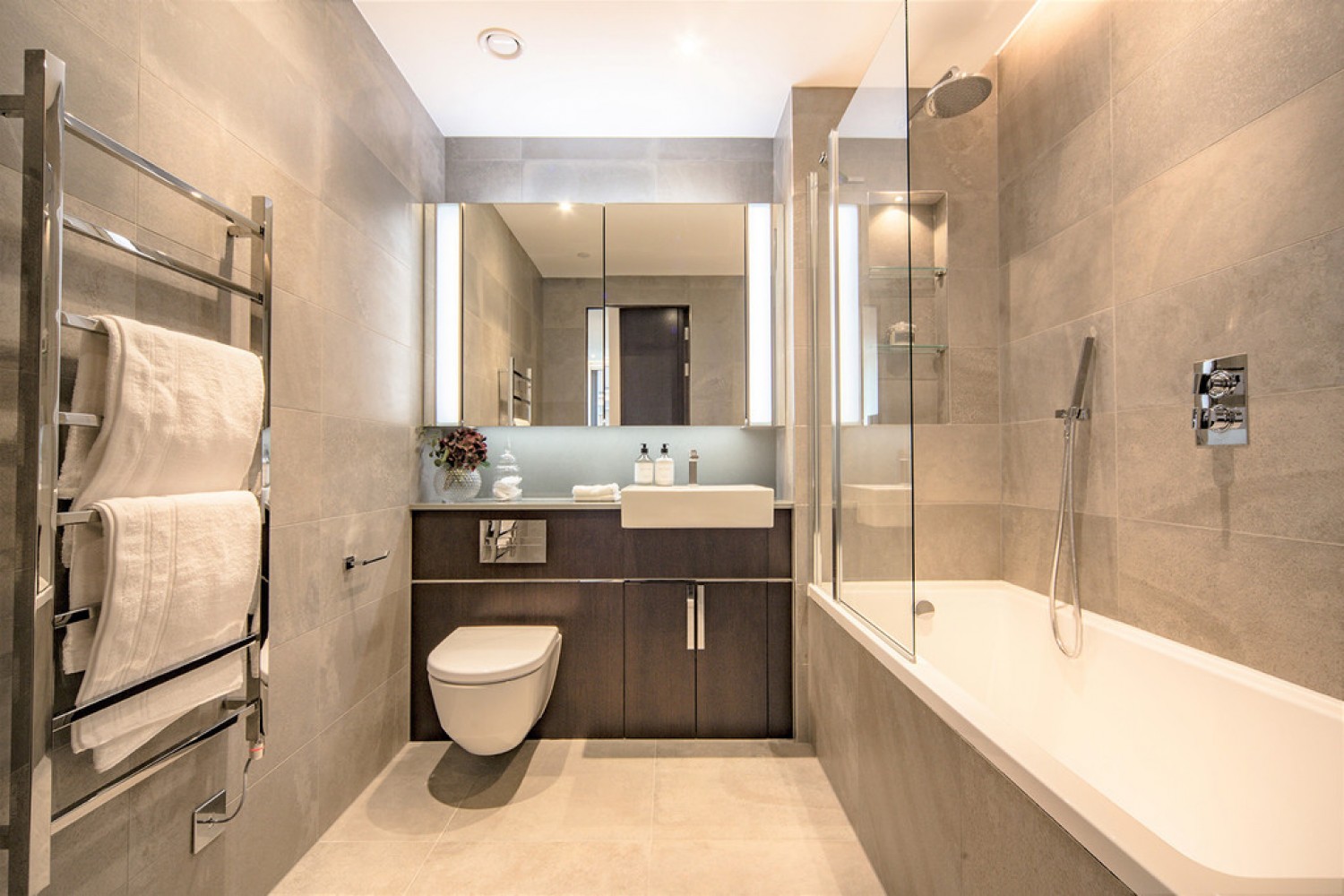 2 bedroom Flat for Letting Thornes House, 4 Charles Clowes Walk