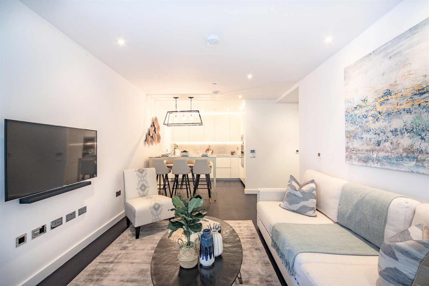 2 bedroom Flat for Letting Thornes House, 4 Charles Clowes Walk