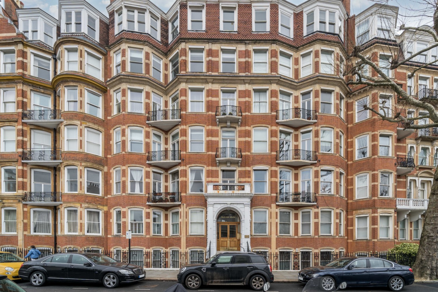 2 bedroom Flat for Letting Marloes Road, Kensington