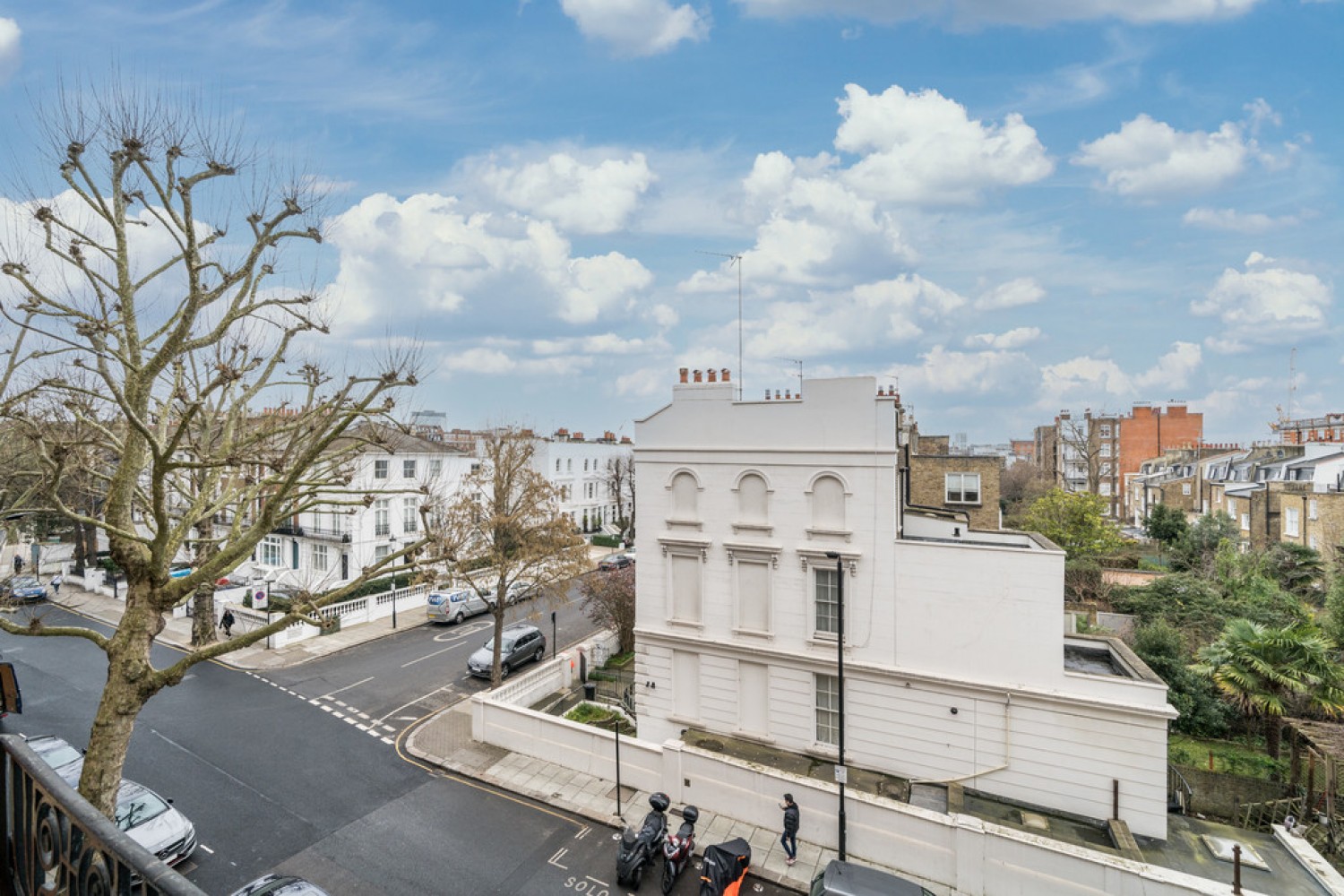 2 bedroom Flat for Letting Marloes Road, Kensington
