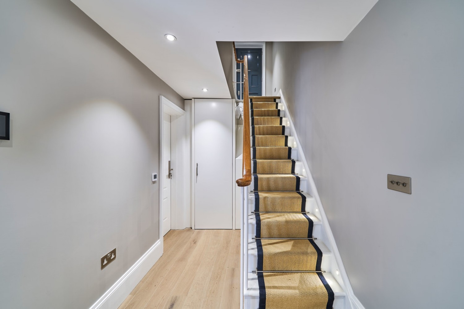 2 bedroom Flat for Letting Elsham Terrace, Kensington