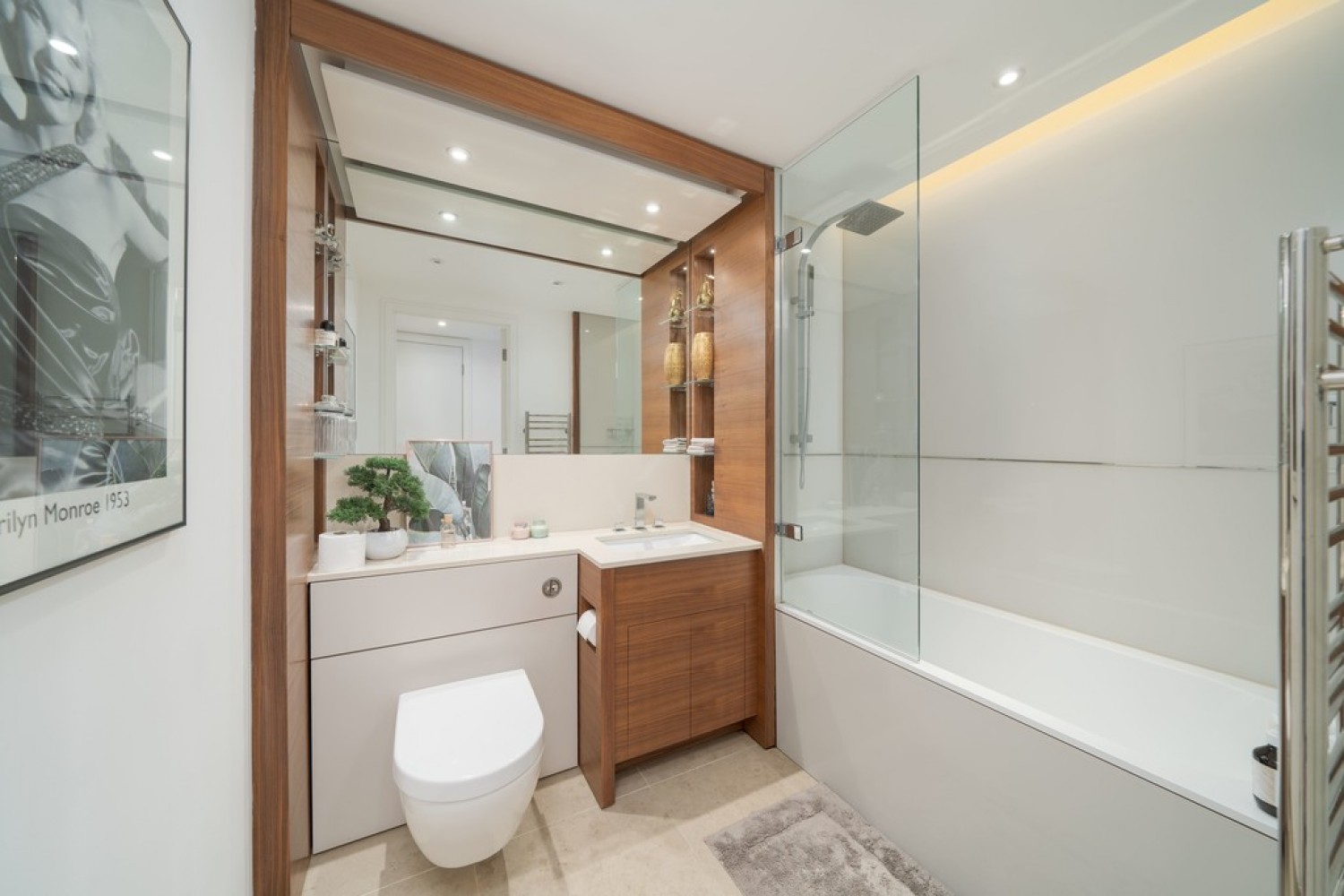 2 bedroom Flat for Letting Trafalgar House, Battersea Reach