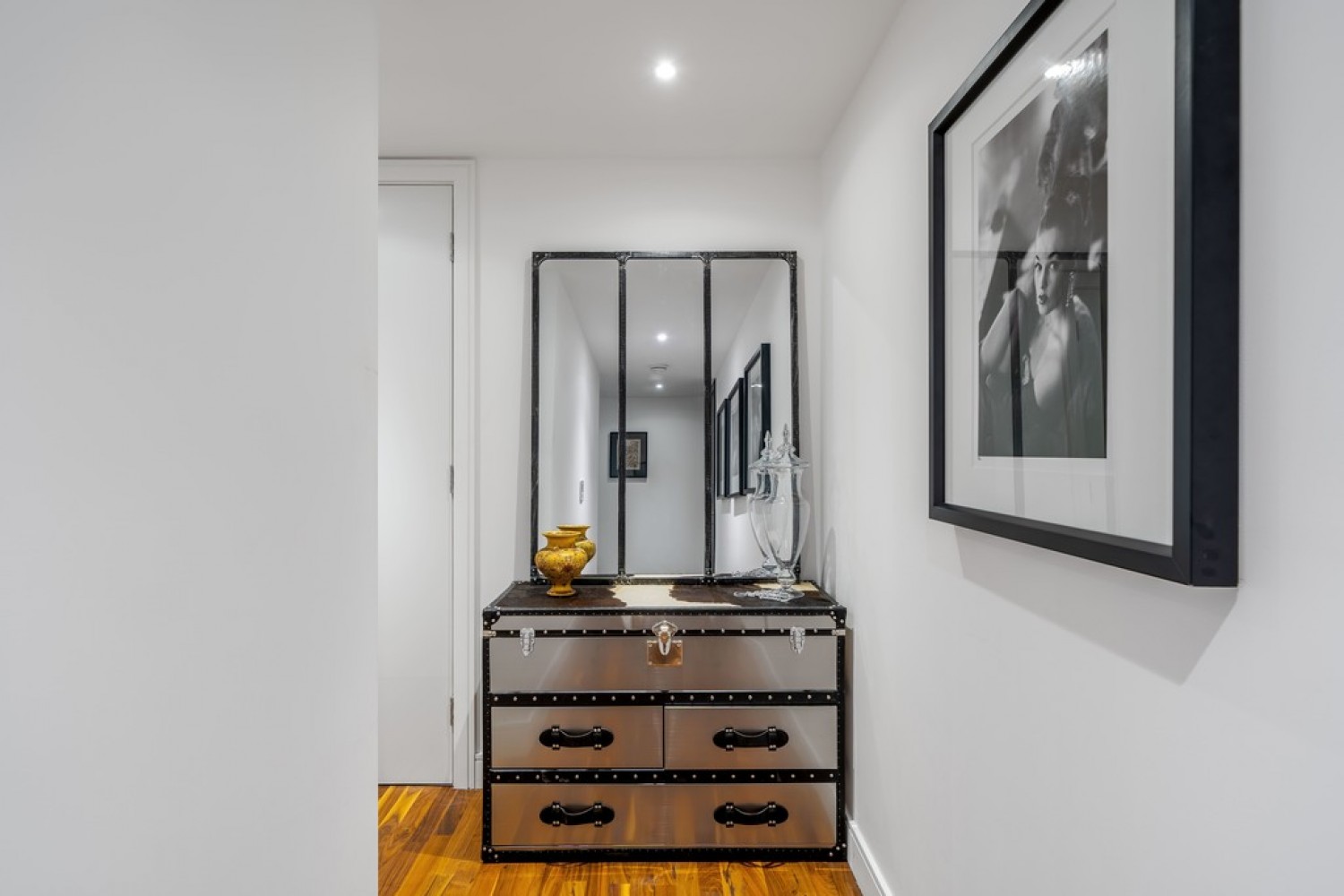 2 bedroom Flat for Letting Trafalgar House, Battersea Reach