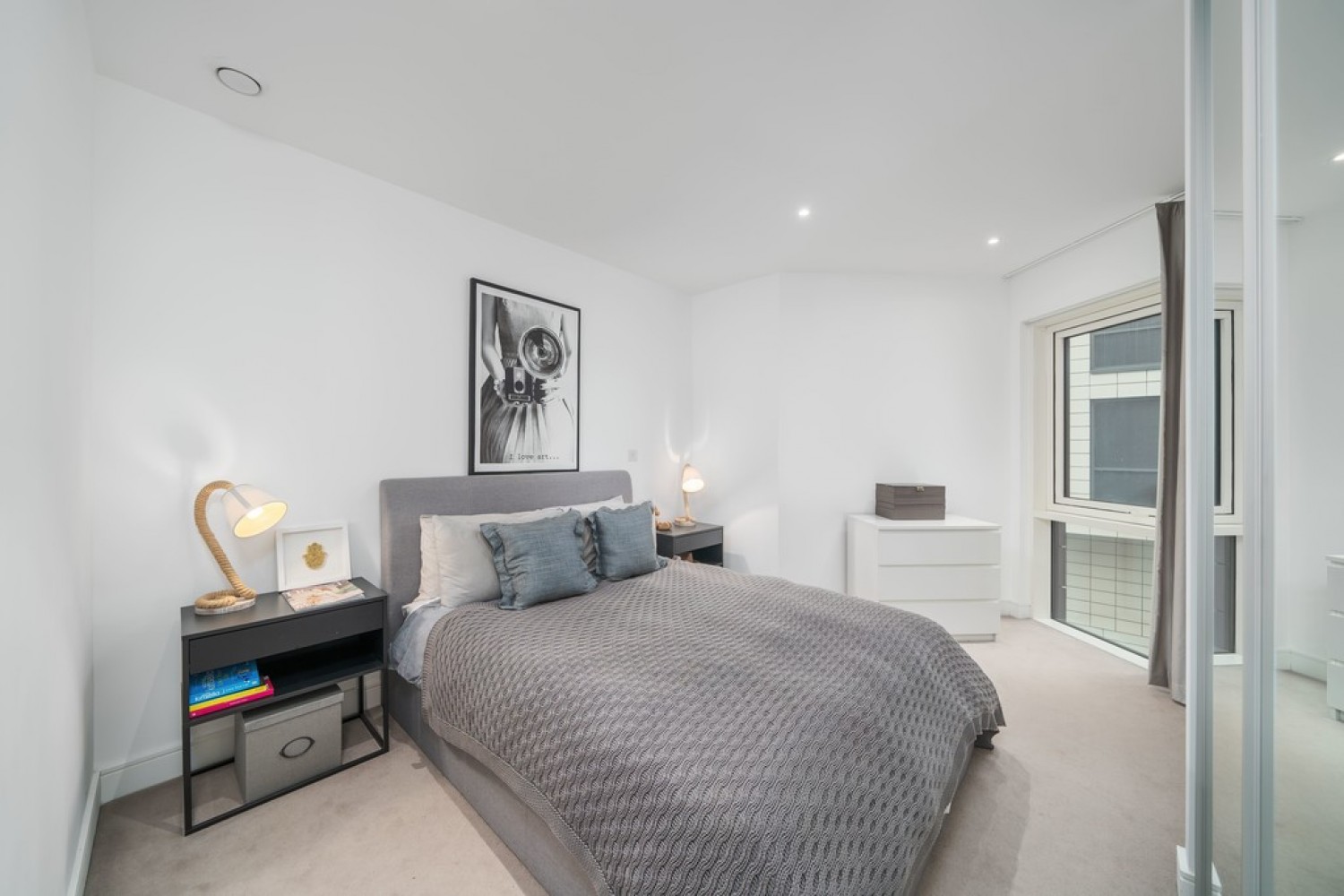 2 bedroom Flat for Letting Trafalgar House, Battersea Reach