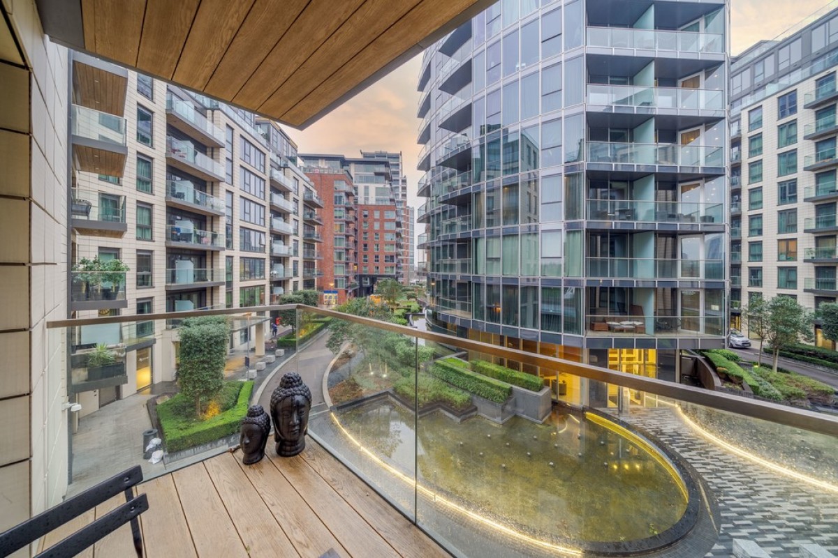 Trafalgar House, Battersea Reach