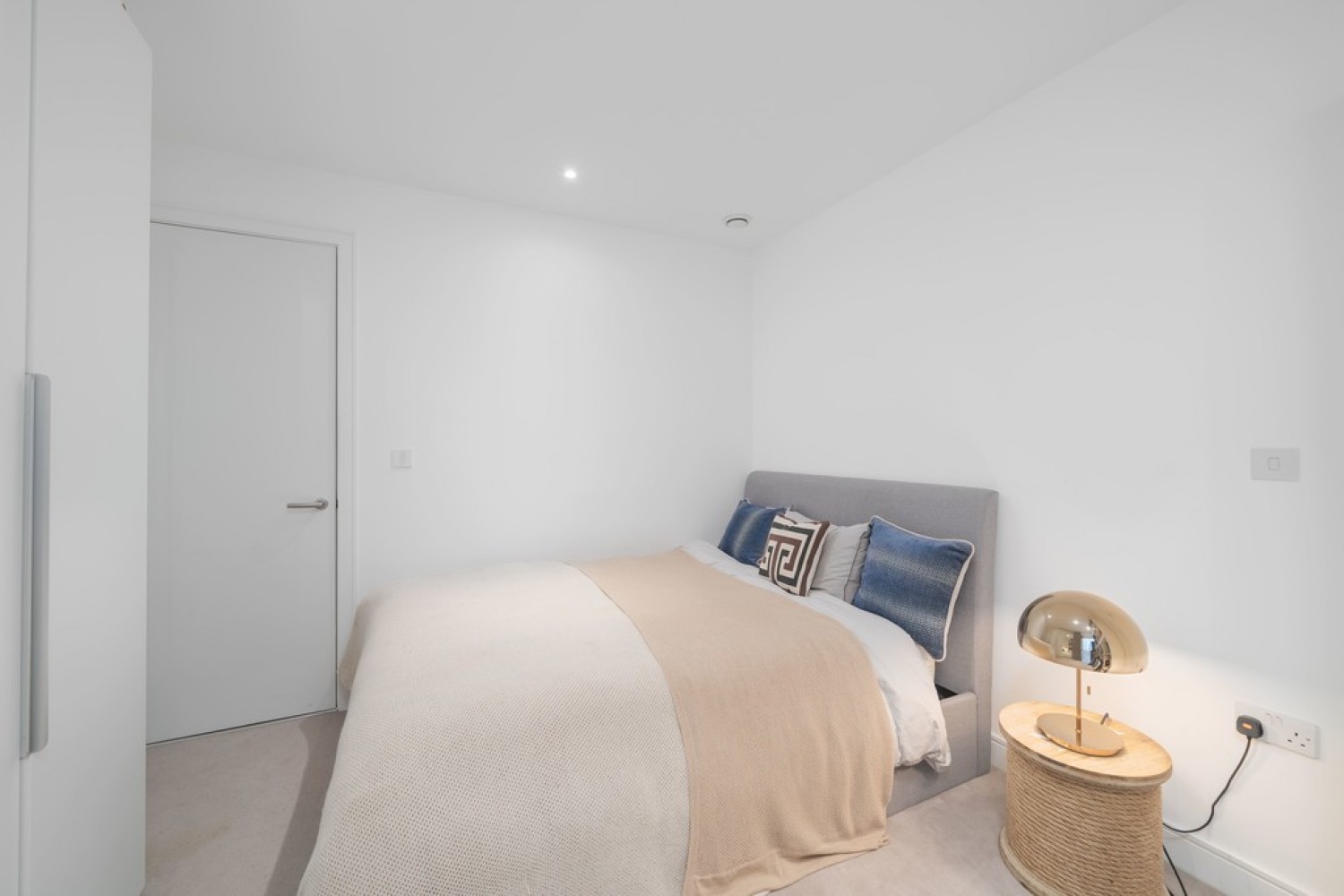 2 bedroom Flat for Letting Trafalgar House, Battersea Reach