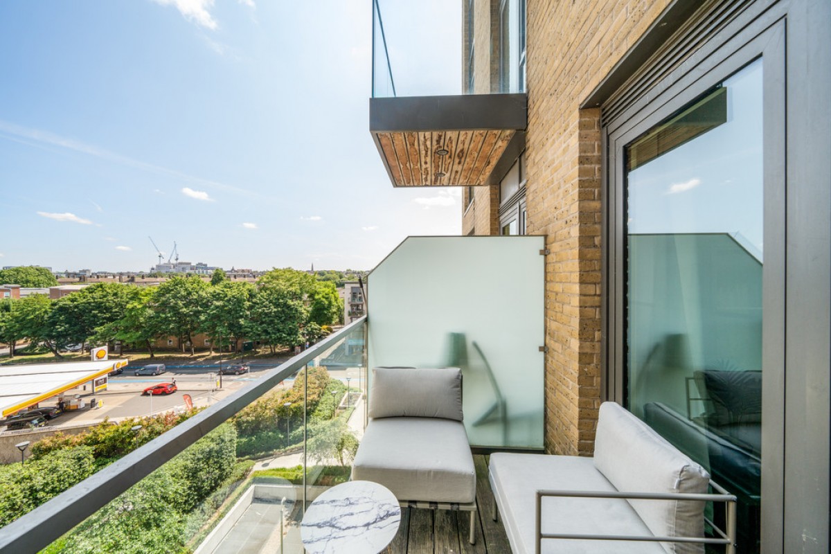 Jasmine House, Battersea Reach