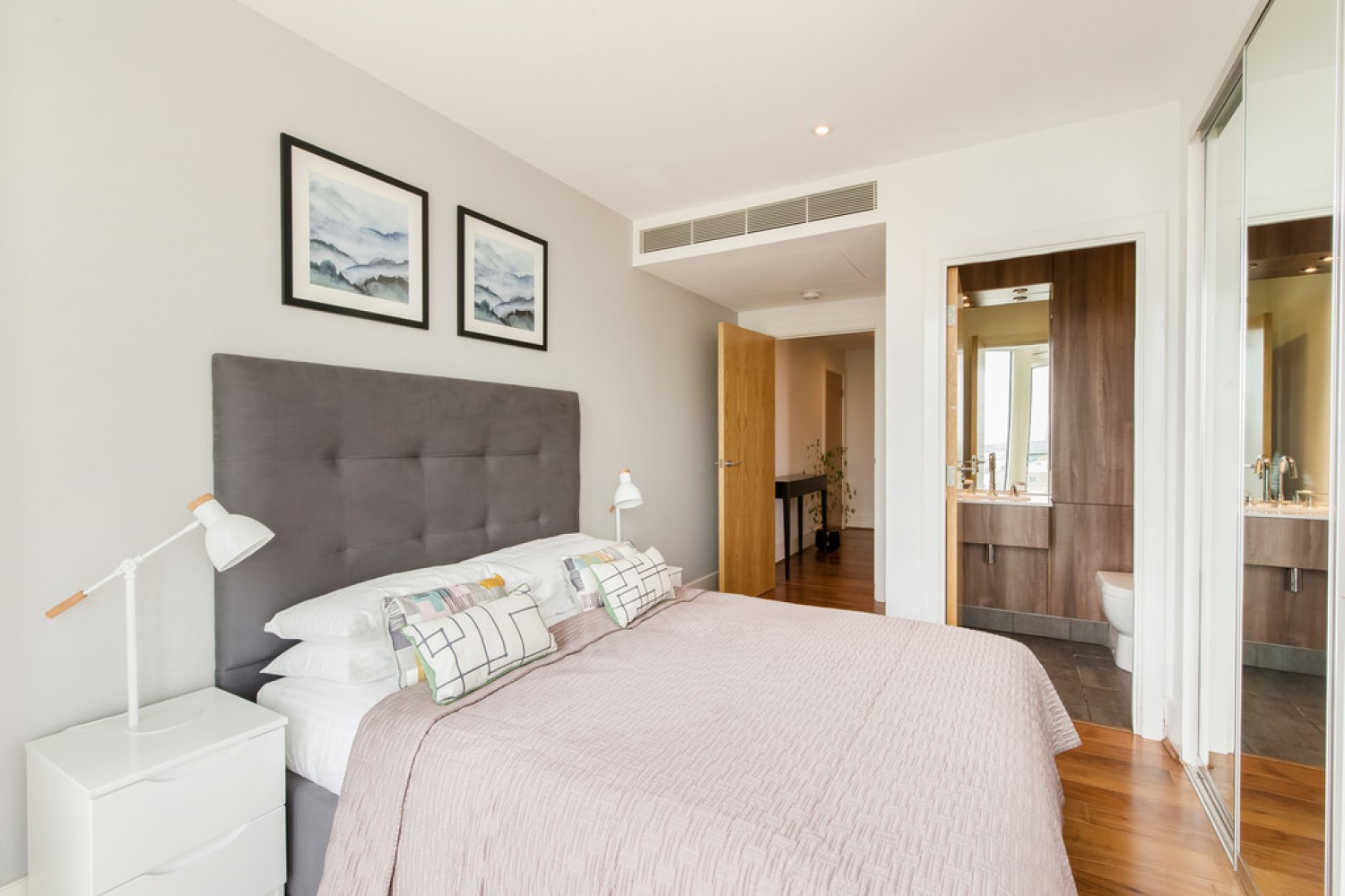 3 bedroom Flat in Ensign House, Battersea Reach