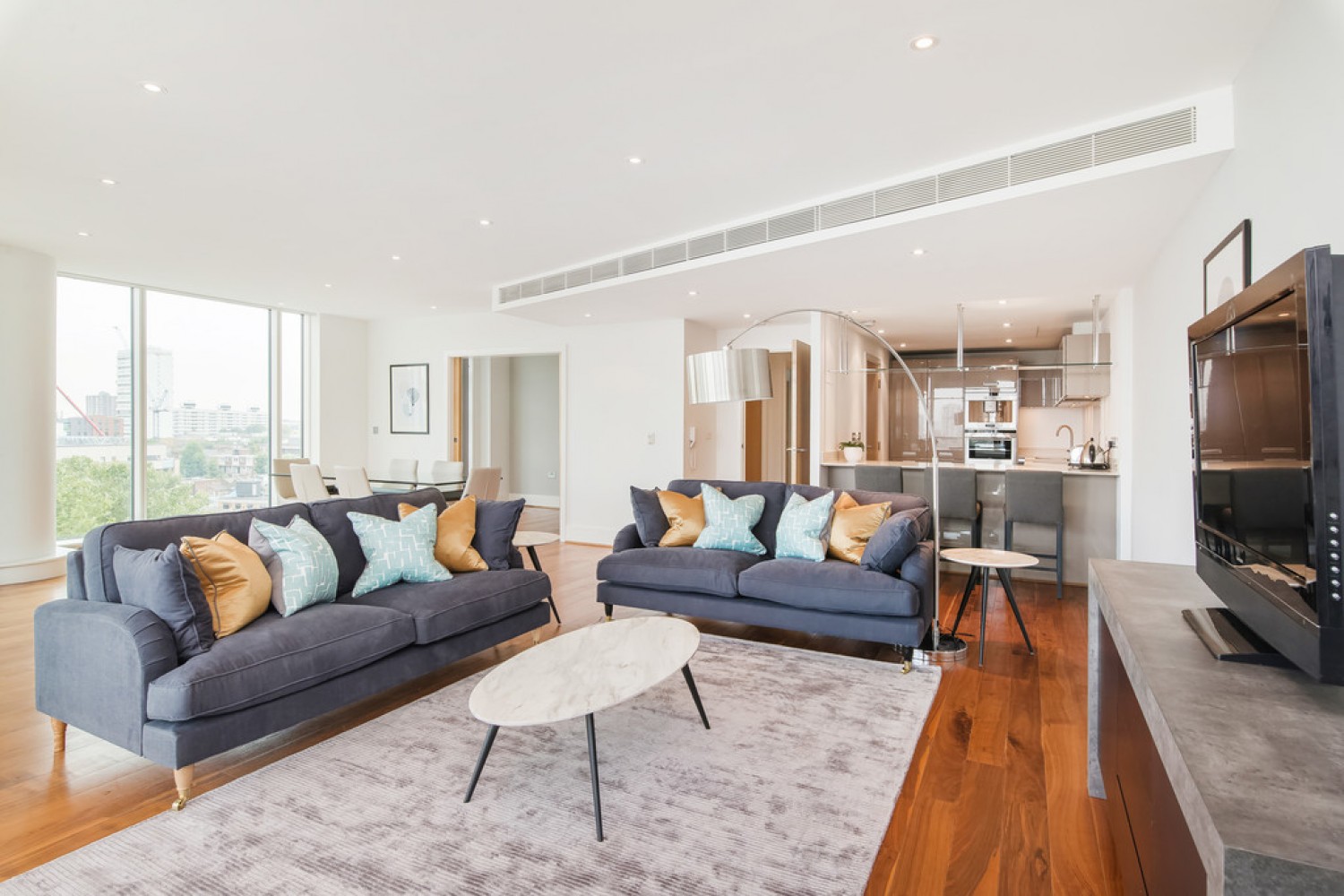 3 bedroom Flat in Ensign House, Battersea Reach