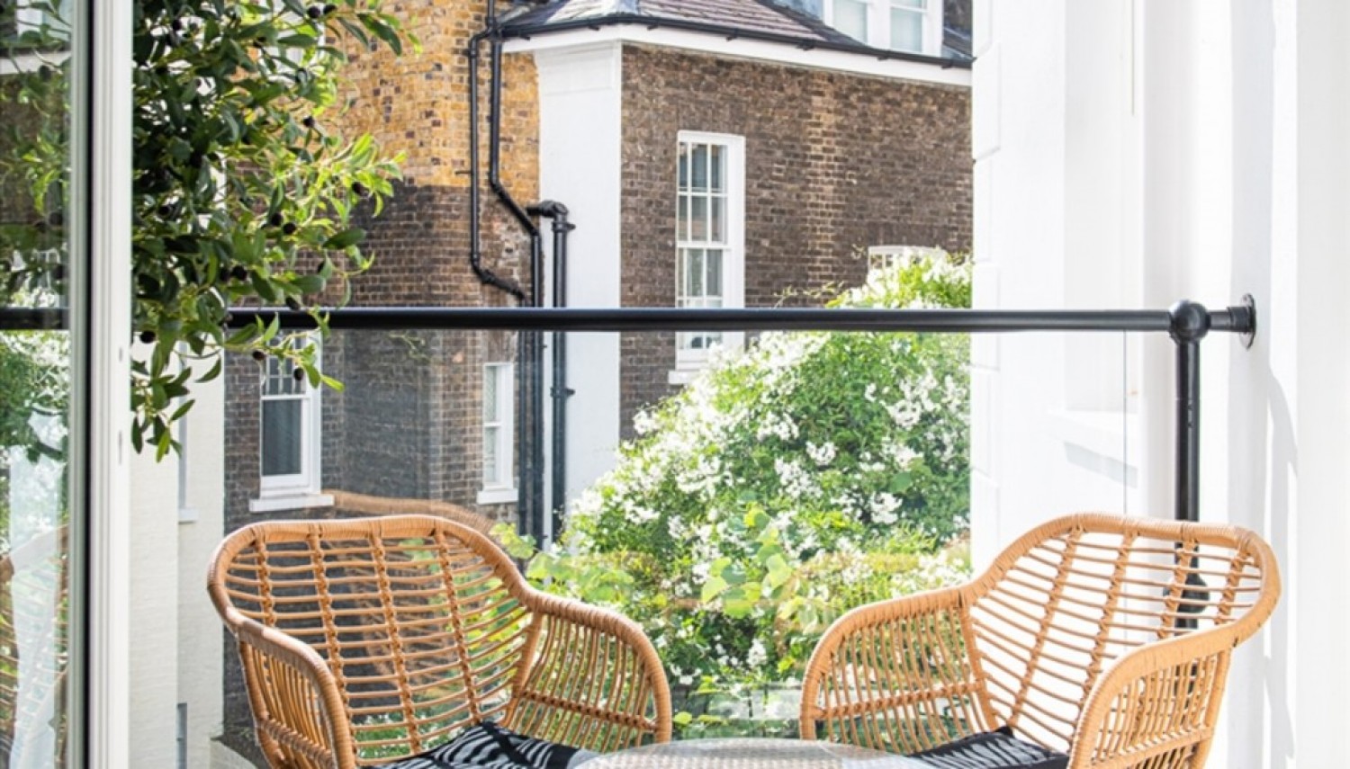 2 bedroom Flat for Letting Prince Of Wales Terrace, Kensington