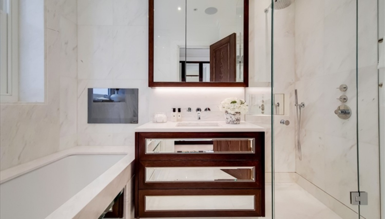 2 bedroom Flat for Letting Prince Of Wales Terrace, Kensington
