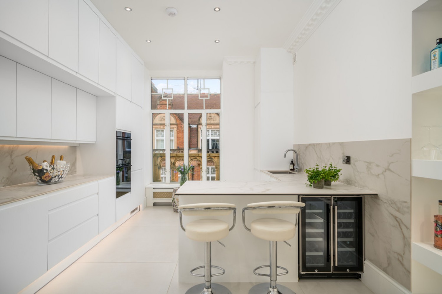 2 bedroom Flat for Sale Montagu Mansions, Marylebone