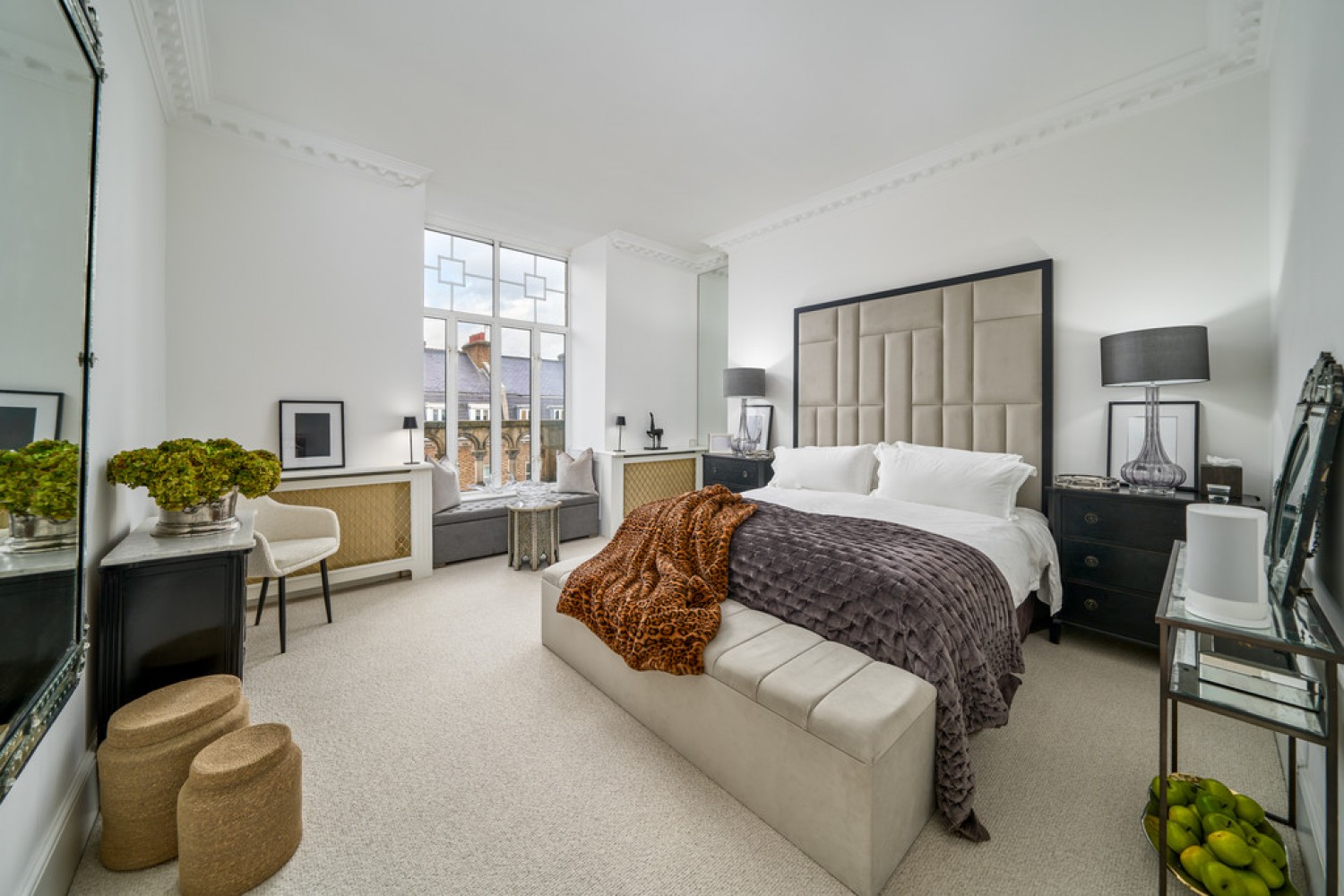 2 bedroom Flat for Sale Montagu Mansions, Marylebone