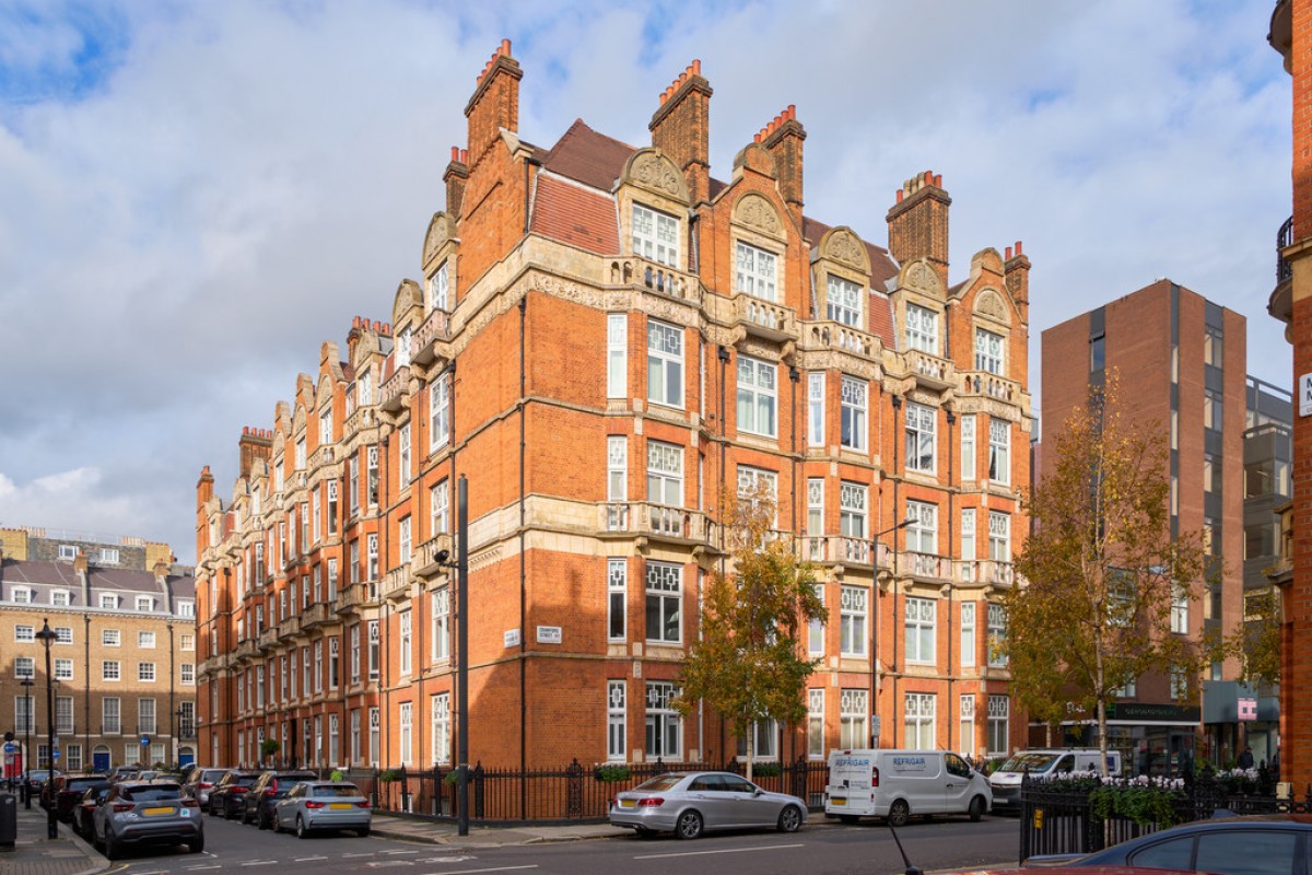 Montagu Mansions, Marylebone