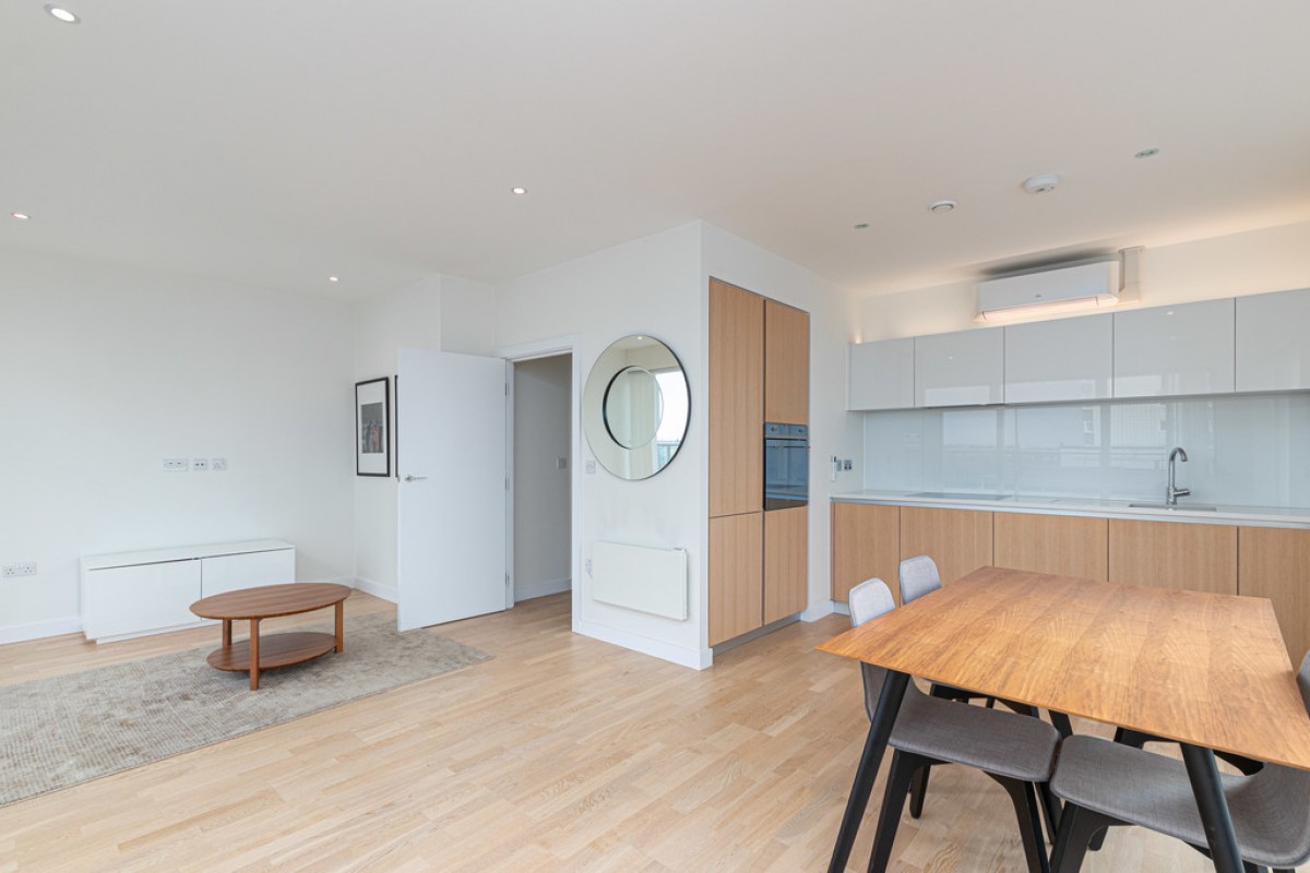 Francis House, Kew Bridge West