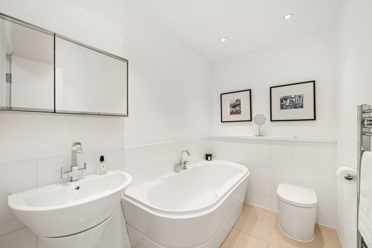 Bluewater House, Riverside West