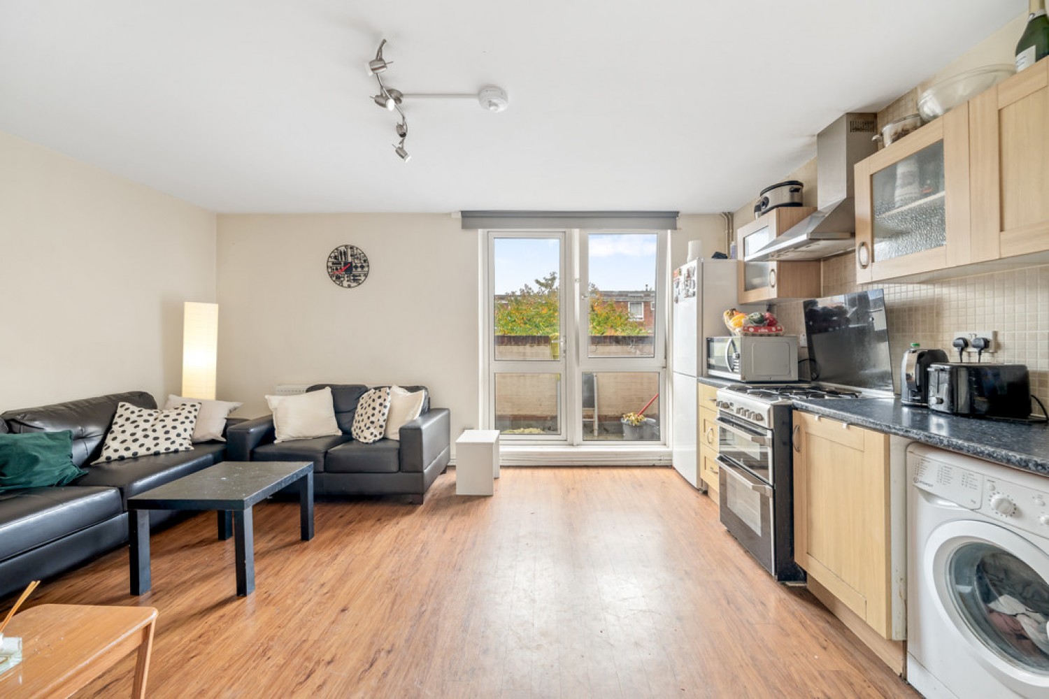 Wallis Close, Battersea