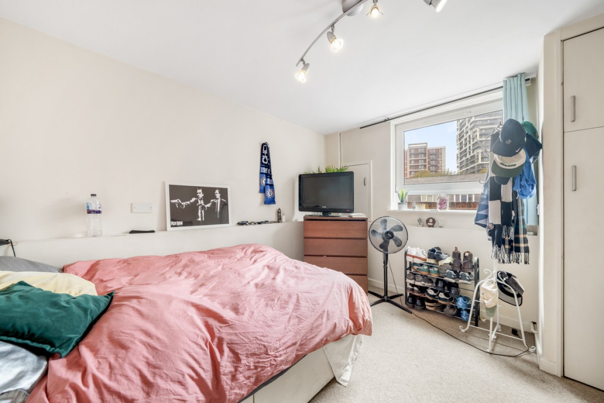 Wallis Close, Battersea