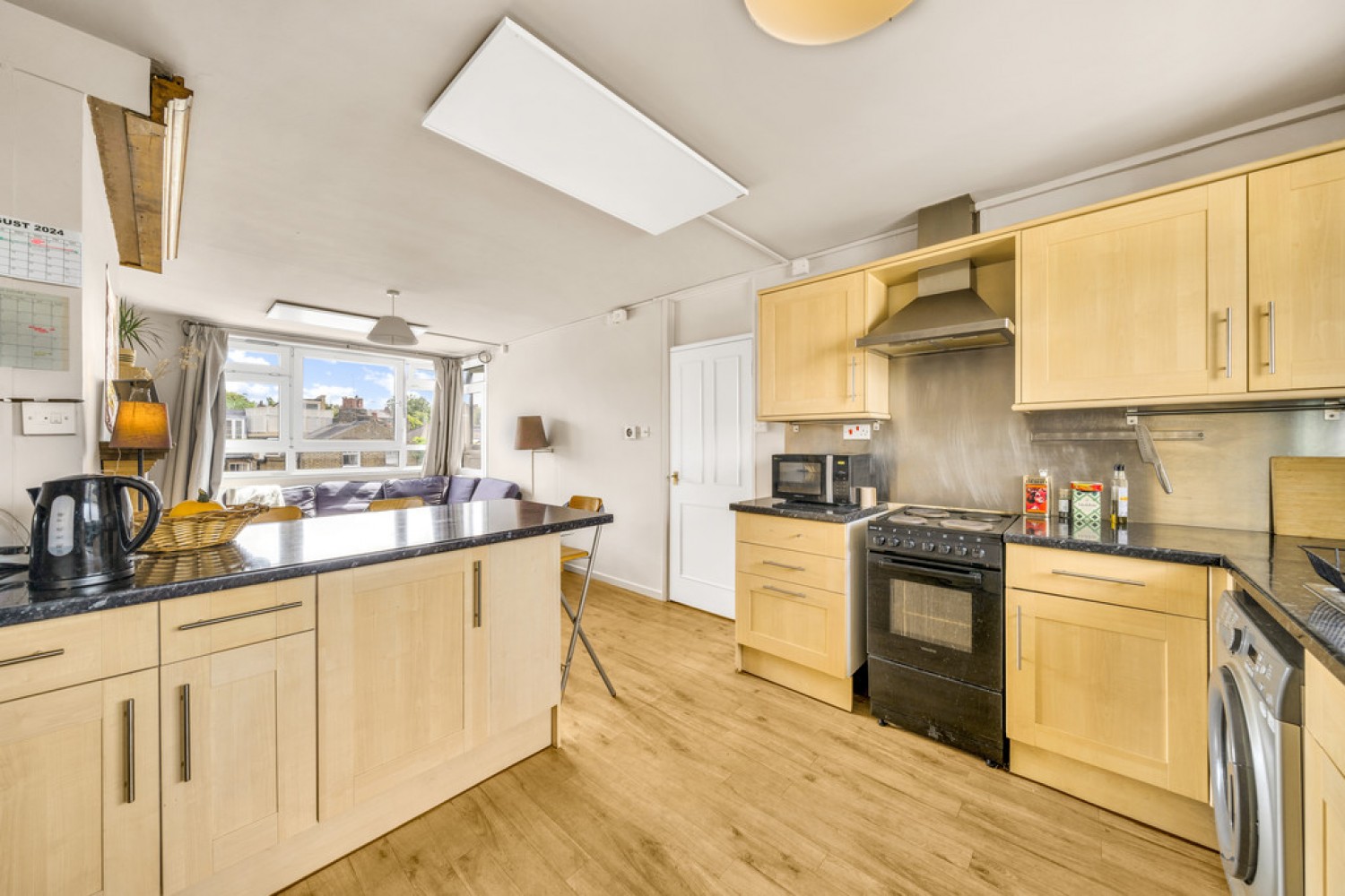 3 bedroom Flat for Letting Searles Close, Battersea