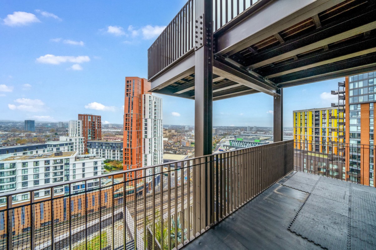 Viaduct Gardens, 1 Viaduct Gardens, Imperial Wharf, Nine Elms