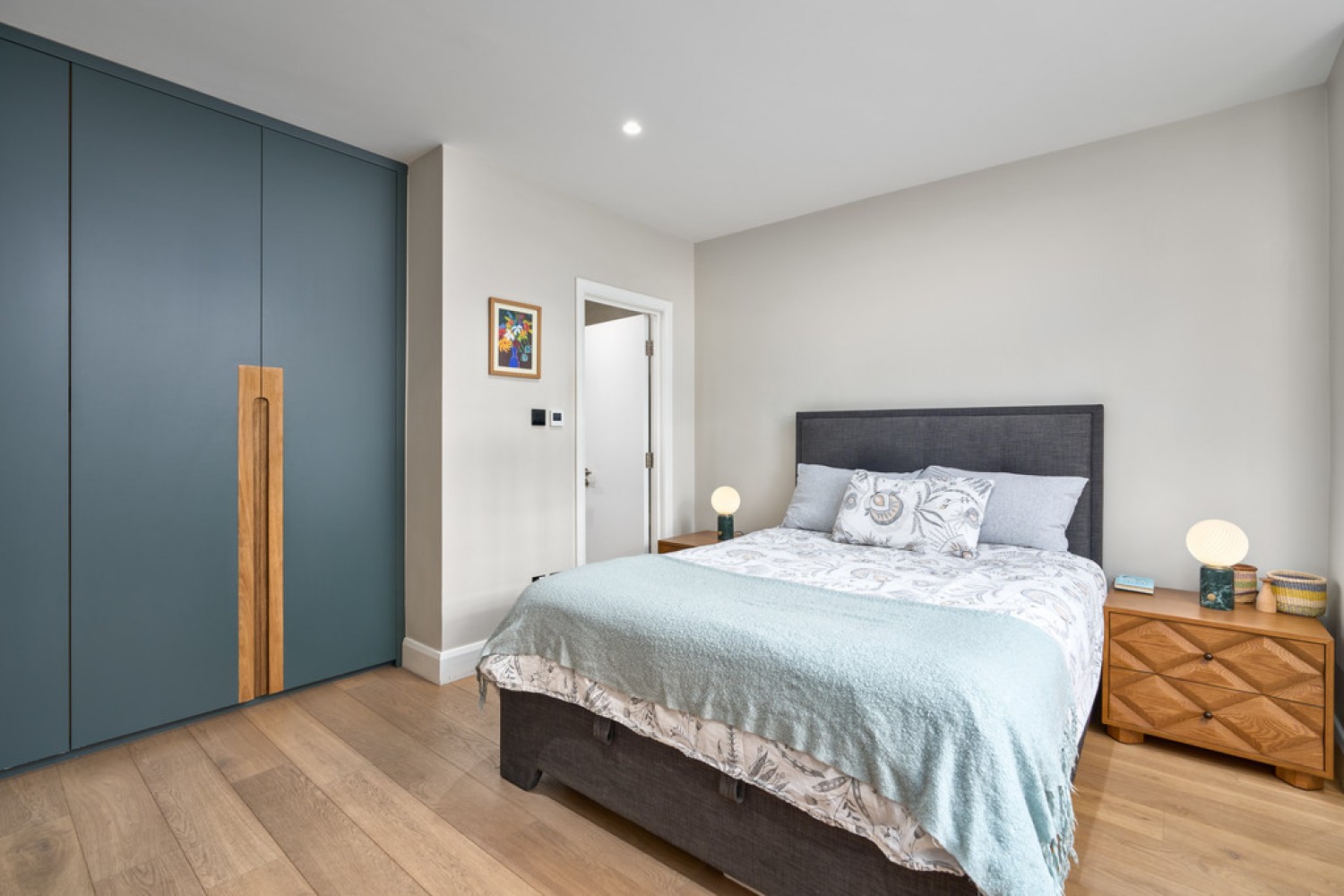 2 bedroom Flat for Sale Cathcart Road, Chelsea