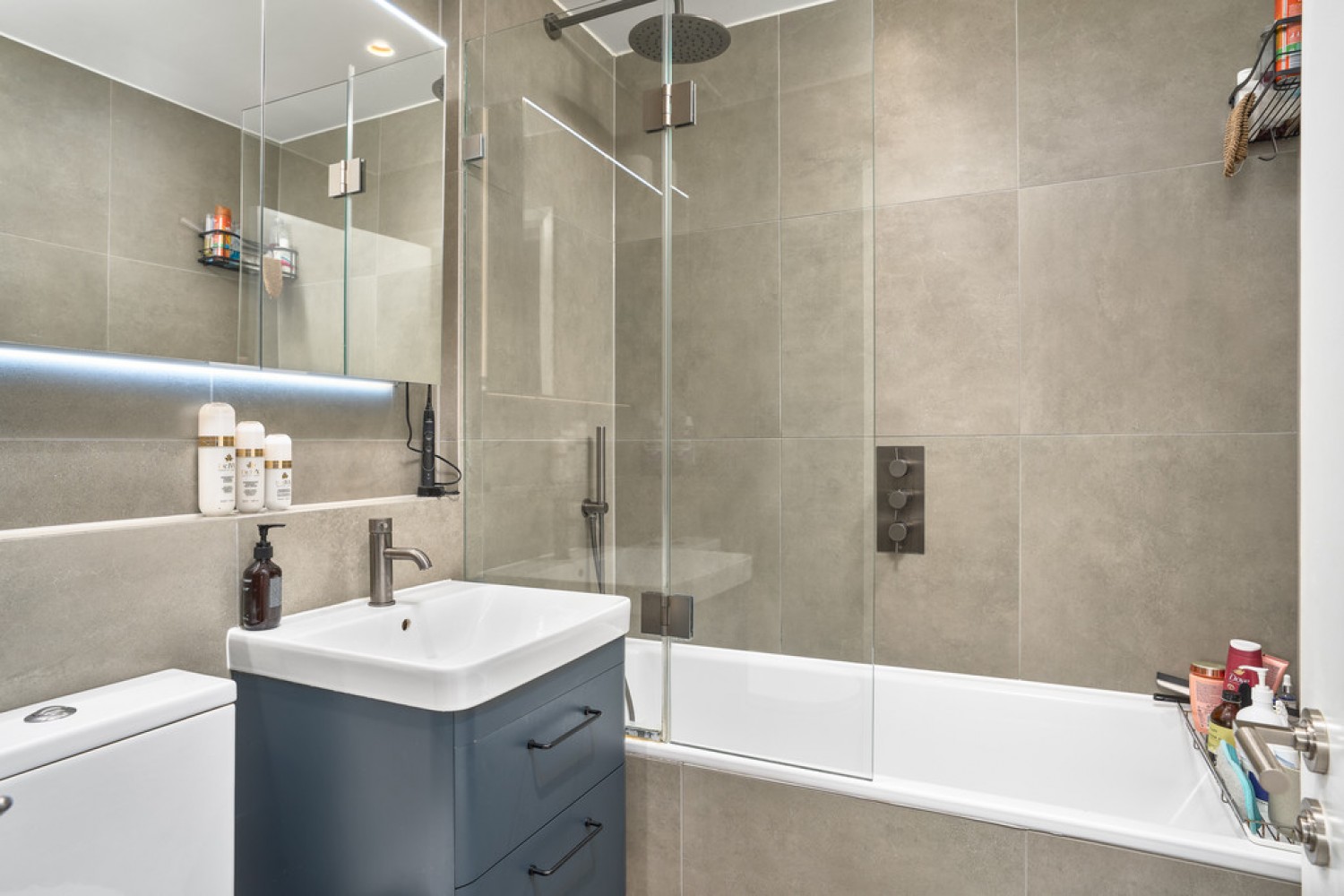 2 bedroom Flat for Sale Cathcart Road, Chelsea