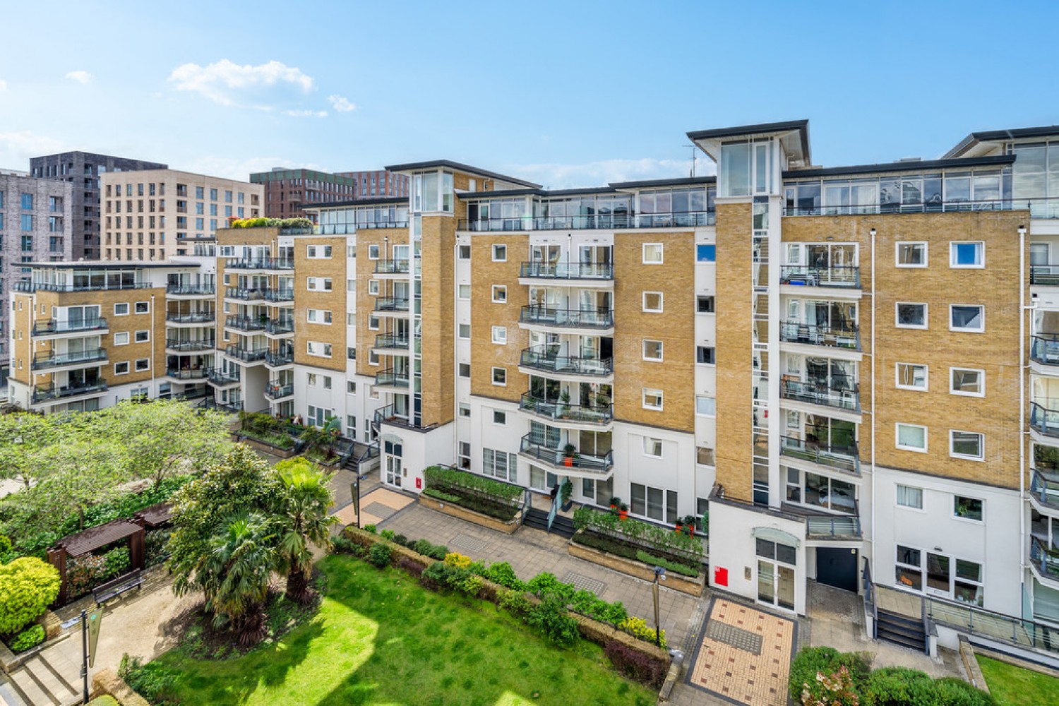 2 bedroom Flat for Letting Smugglers Way, Riverside West