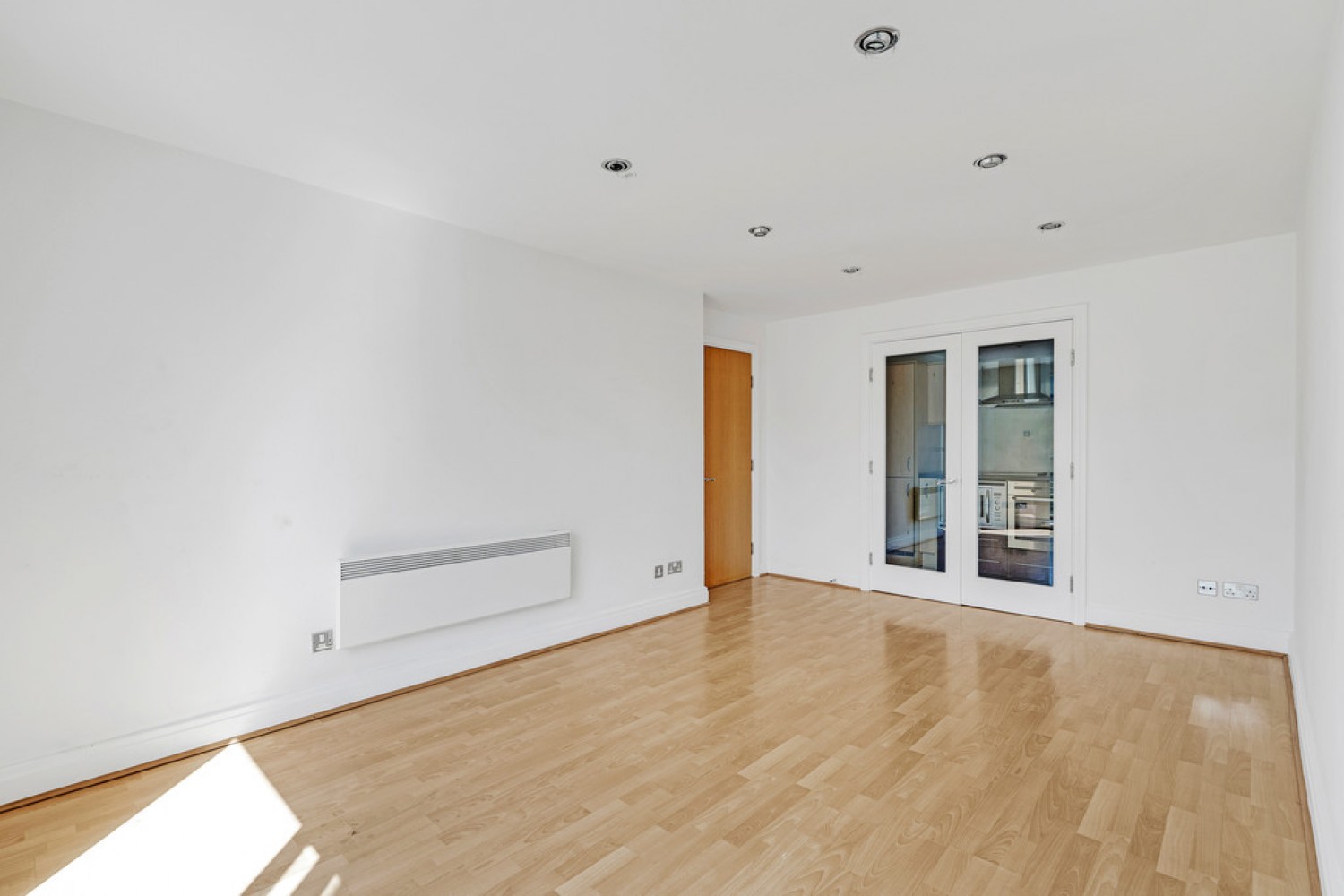 2 bedroom Flat for Letting Smugglers Way, Riverside West