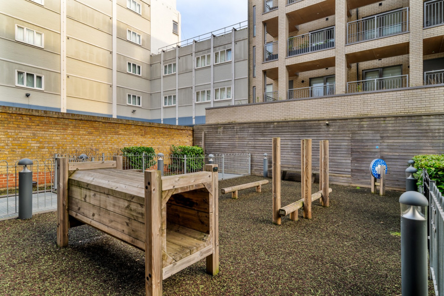 Constance Court, Chatfield Road