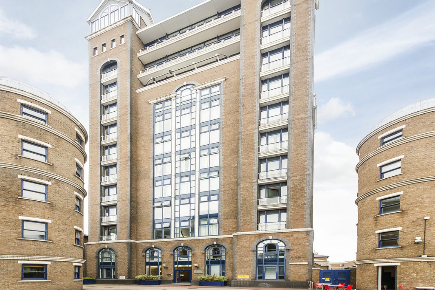 Trade Tower, Battersea